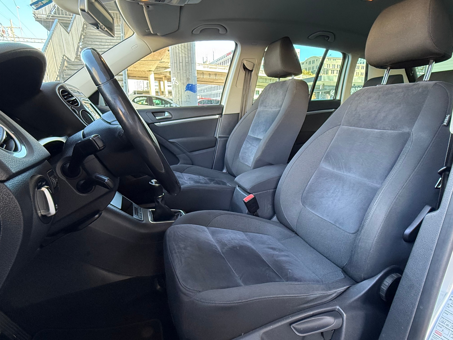 VW Tiguan 1.4 TSI Sport&Style 4Motion-image-11