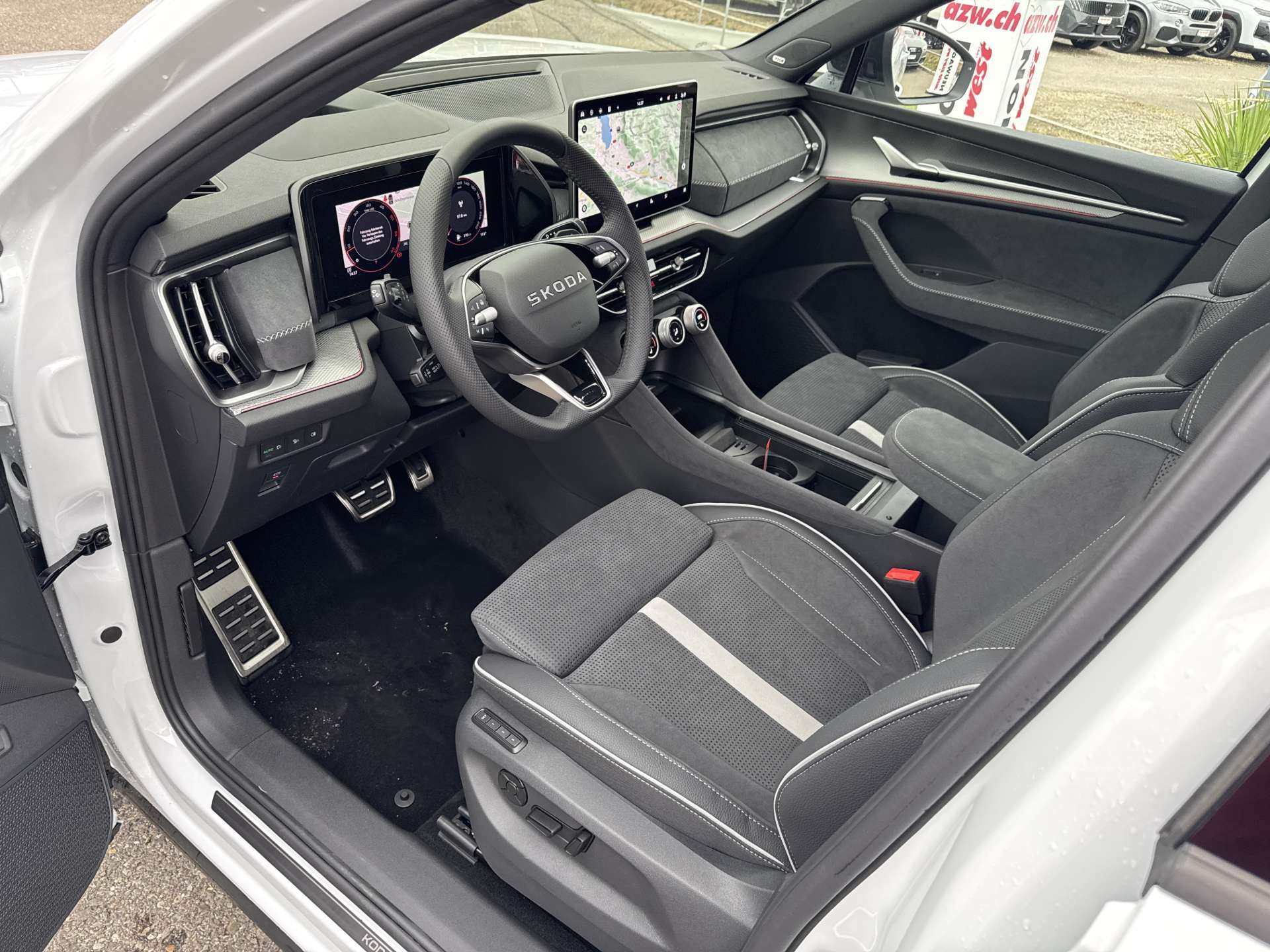 SKODA Kodiaq 2.0 TDi Sportline 7-Plätzer 4x4 DSG-Automat-image-5