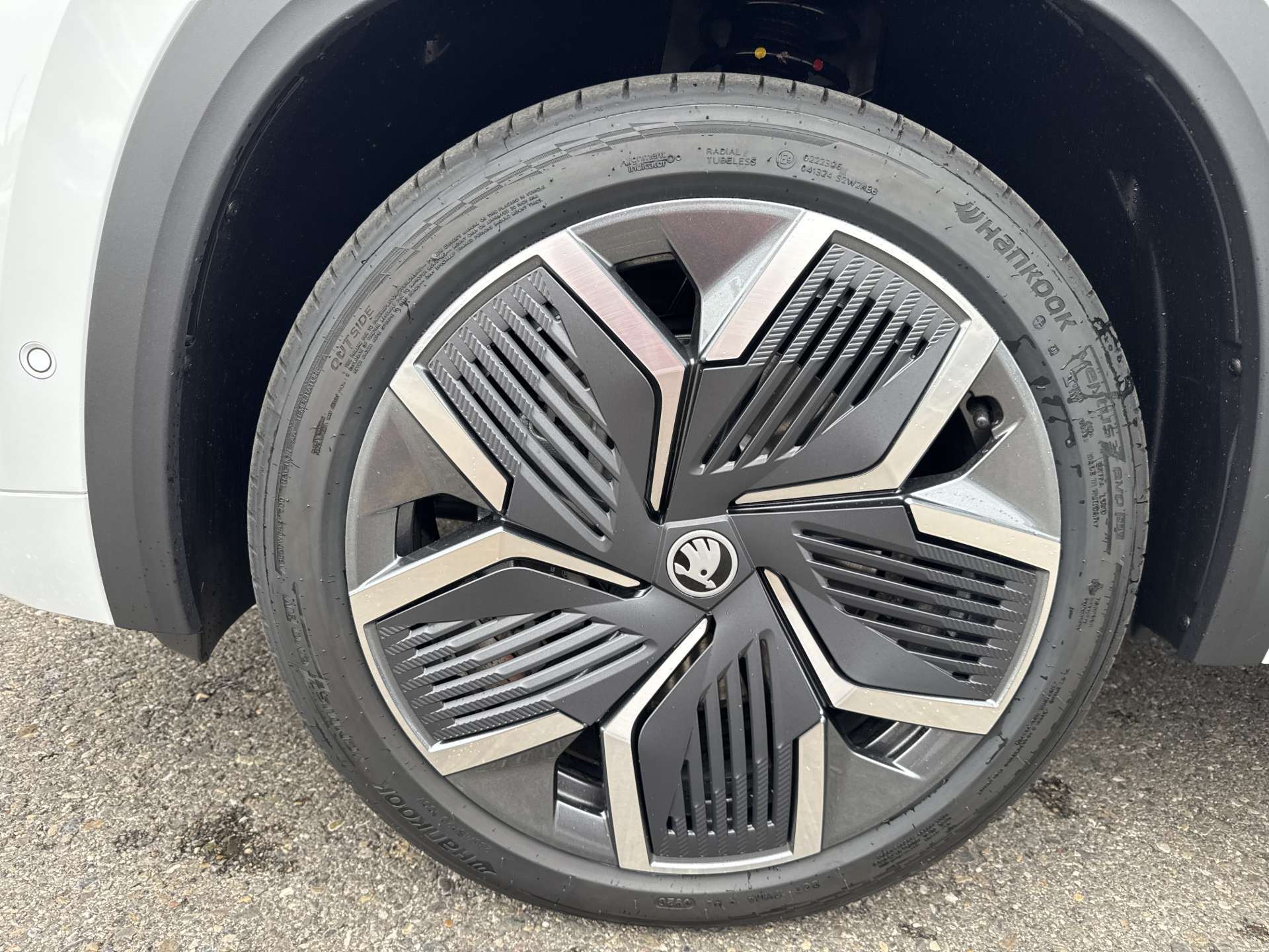 SKODA Kodiaq 2.0 TDi Sportline 7-Plätzer 4x4 DSG-Automat-image-8
