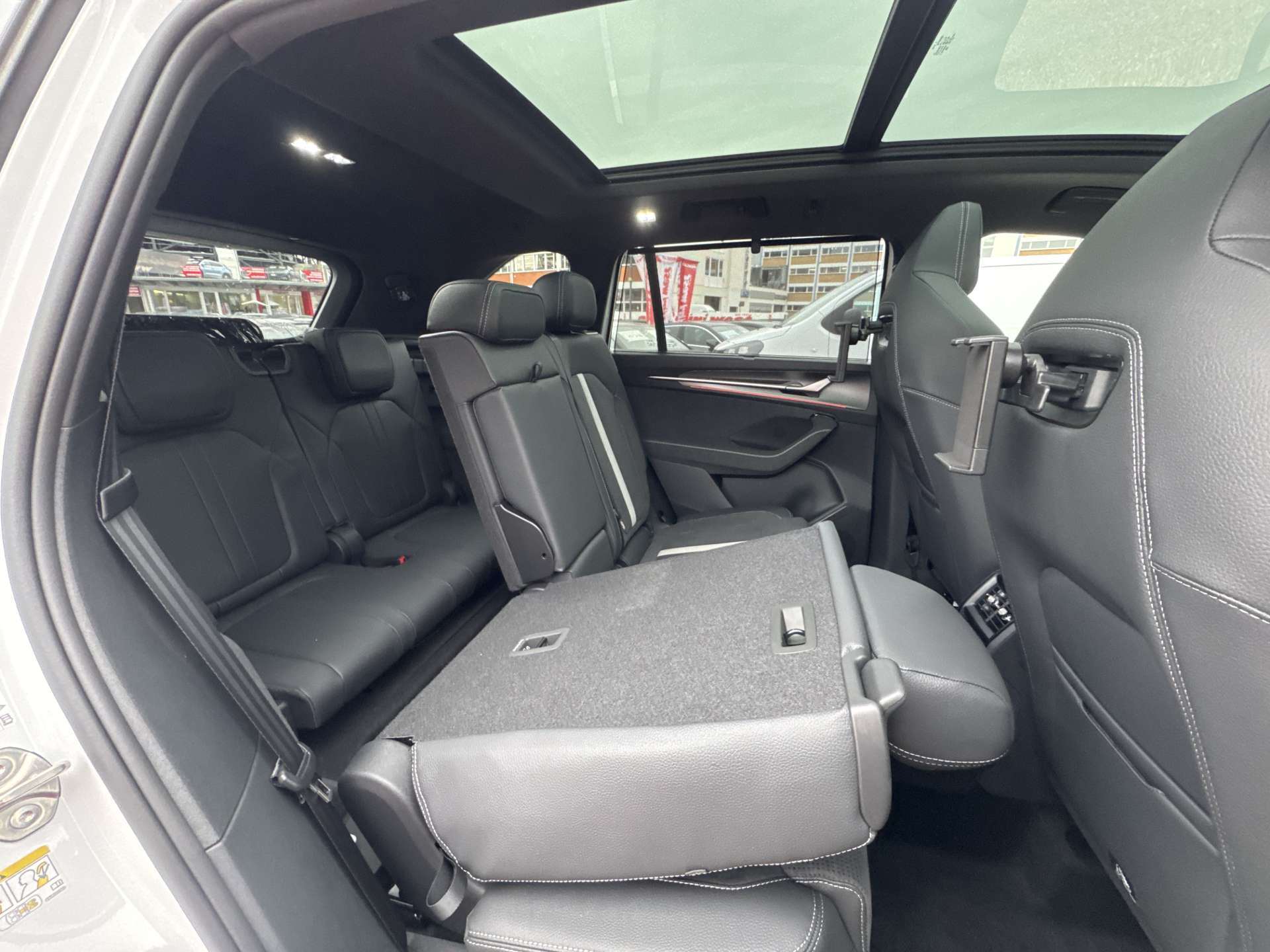 SKODA Kodiaq 2.0 TDi Sportline 7-Plätzer 4x4 DSG-Automat-image-6