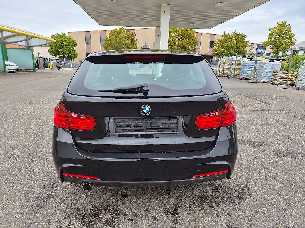 BMW 320d xDrive Touring Steptronic-image-2