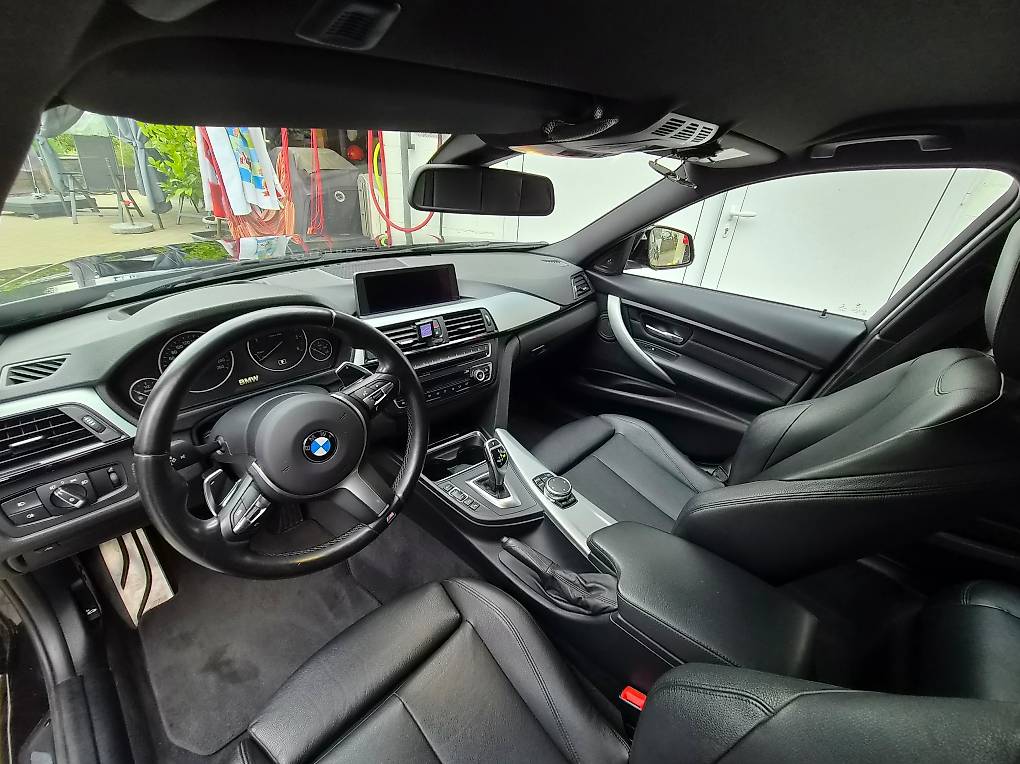BMW 320d xDrive Touring Steptronic-image-3
