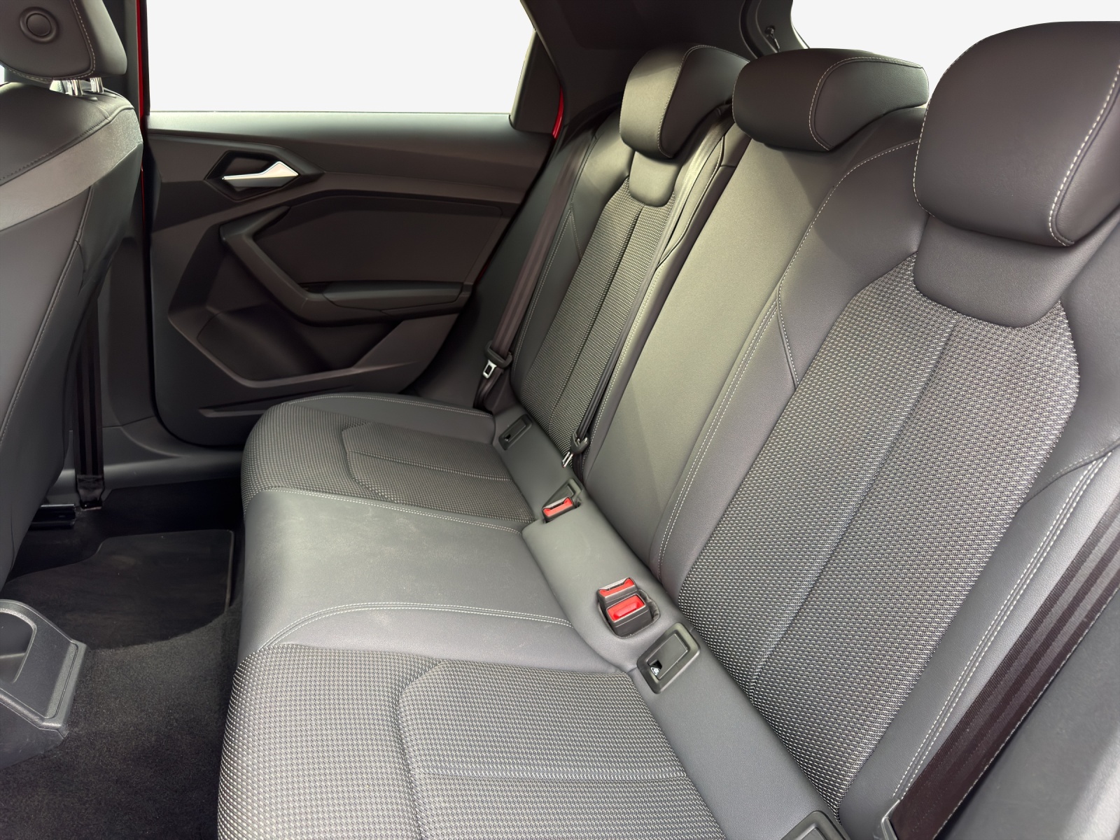 AUDI A1 allstreet 35 TFSI S-tronic-image-11