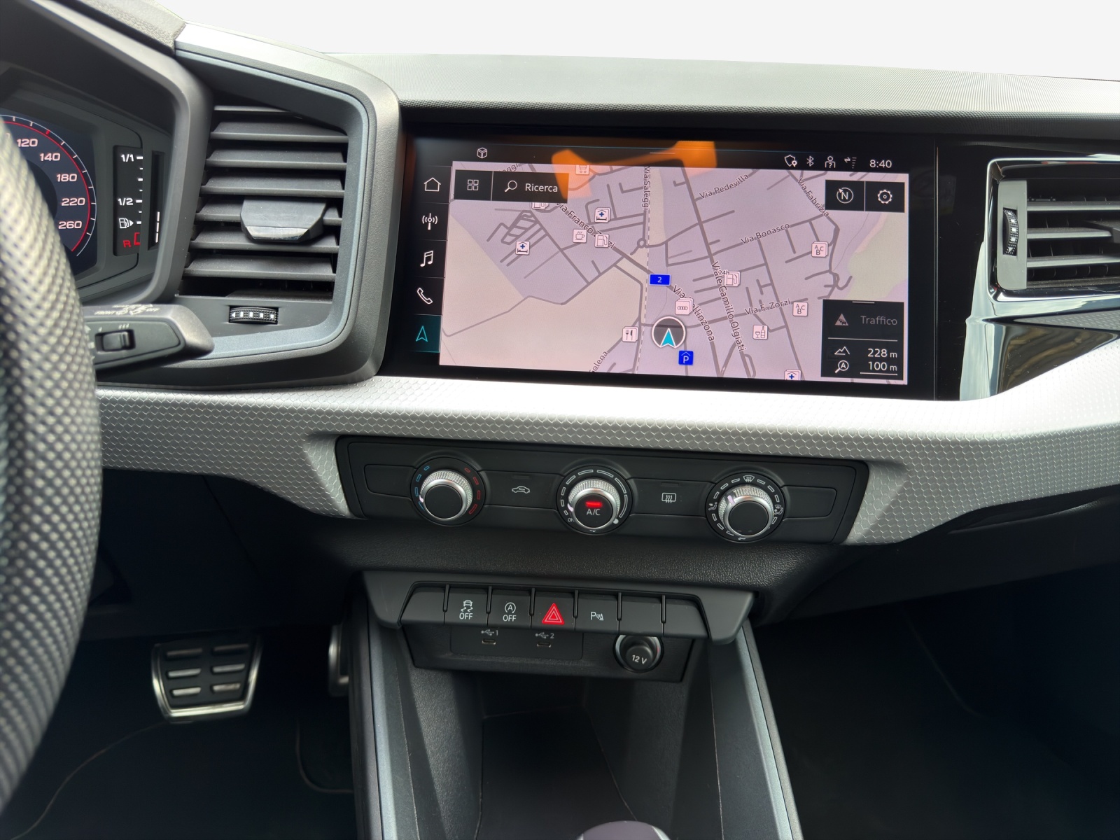 AUDI A1 allstreet 35 TFSI S-tronic-image-10