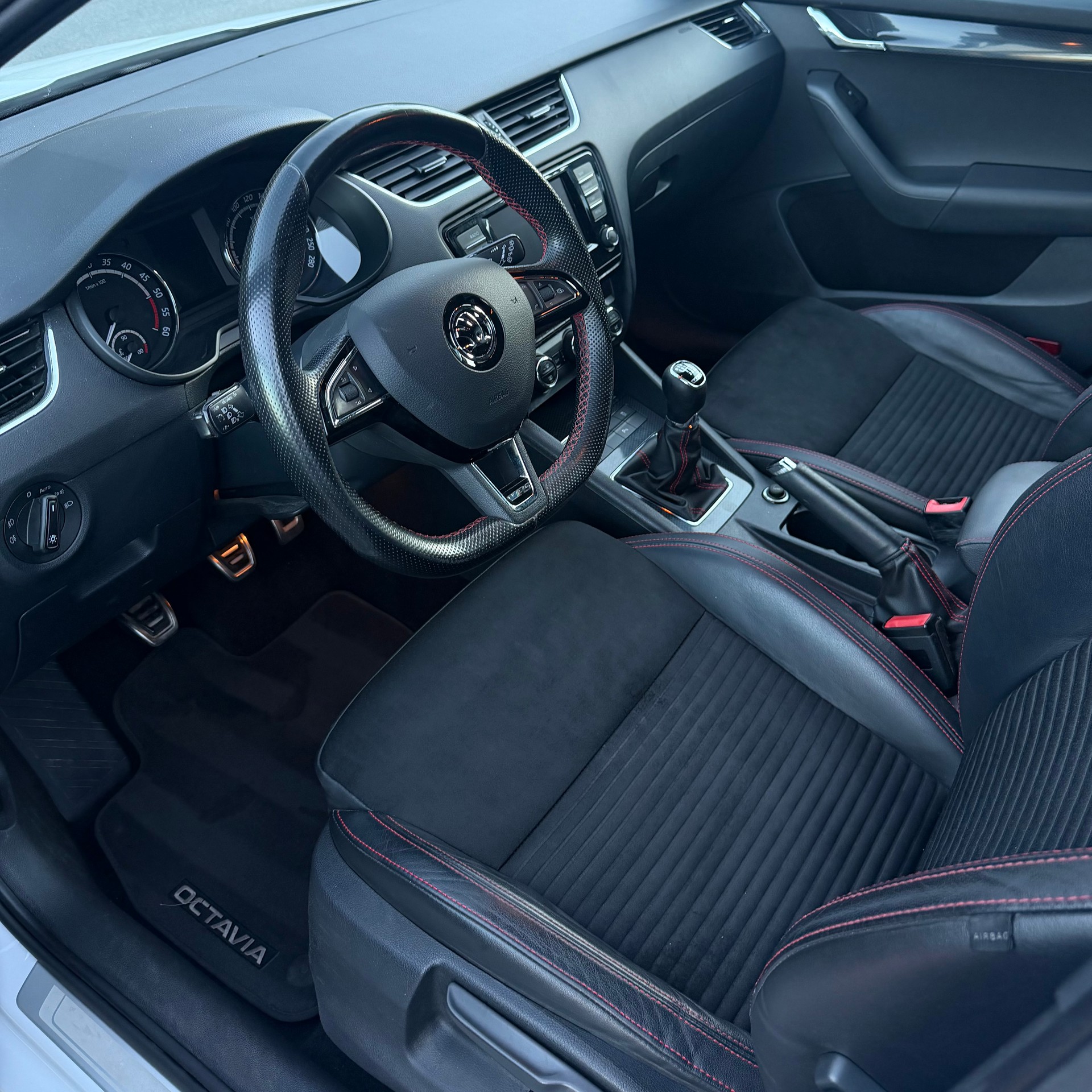 SKODA 2.0 TDI RS-image-3