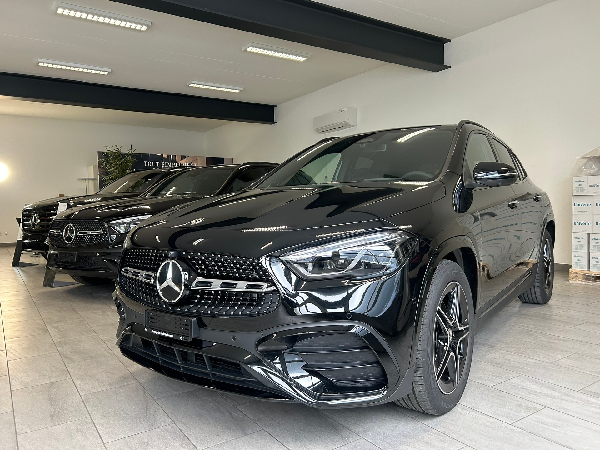 MERCEDES-BENZ GLA 250 4Matic AMG Line Swiss Star