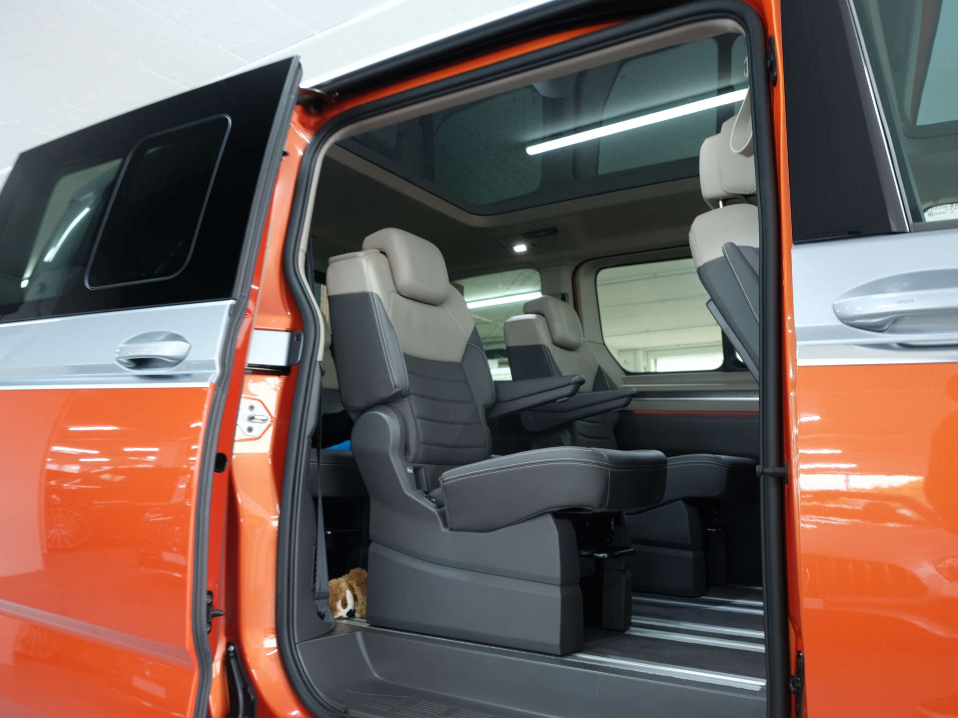 VW Multivan 2.0 TSI Life DSG Lang *Panorama* *360 Kamera* *Vollausstattung*-image-26