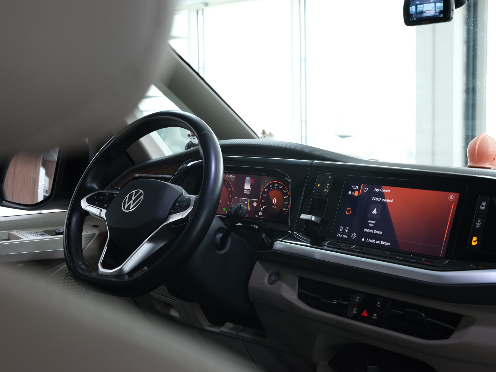 VW Multivan 2.0 TSI Life DSG Lang *Panorama* *360 Kamera* *Vollausstattung*-image-30