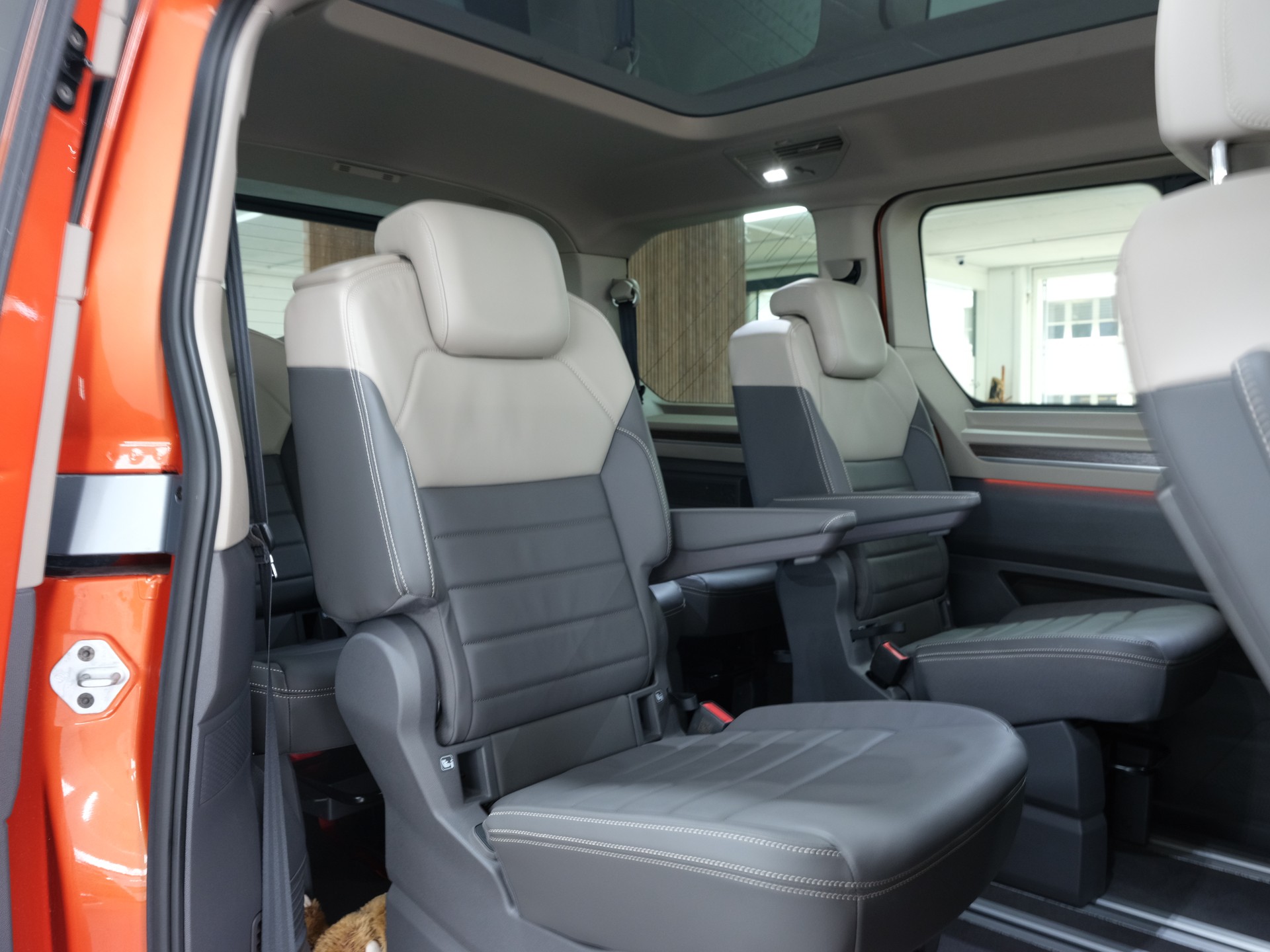 VW Multivan 2.0 TSI Life DSG Lang *Panorama* *360 Kamera* *Vollausstattung*-image-27