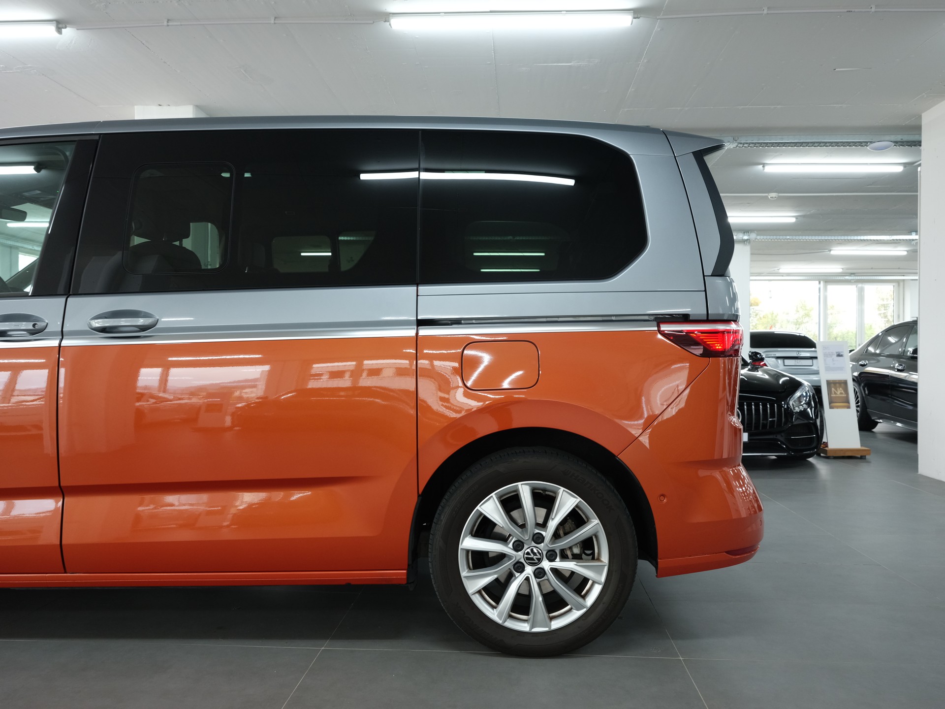 VW Multivan 2.0 TSI Life DSG Lang *Panorama* *360 Kamera* *Vollausstattung*-image-13