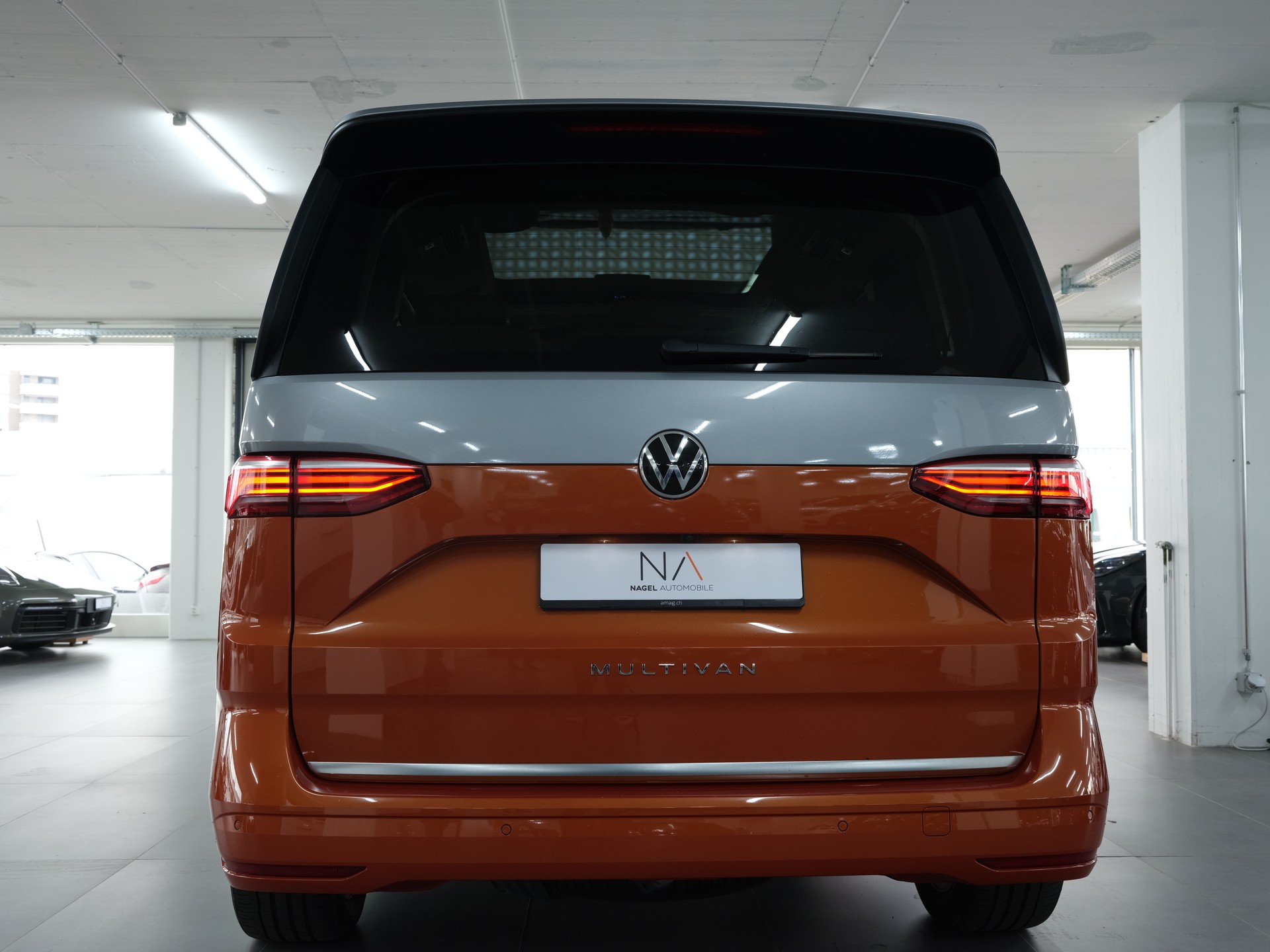 VW Multivan 2.0 TSI Life DSG Lang *Panorama* *360 Kamera* *Vollausstattung*-showroom-element-1