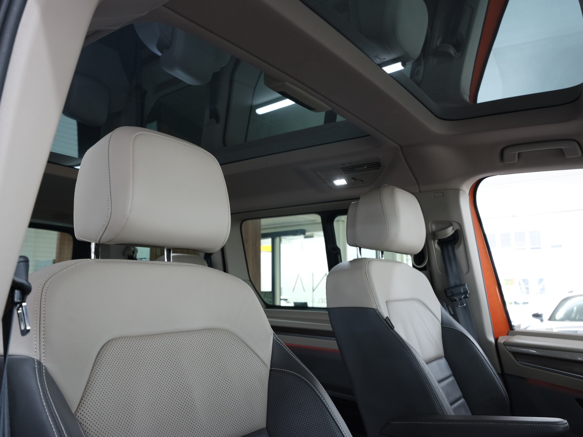 VW Multivan 2.0 TSI Life DSG Lang *Panorama* *360 Kamera* *Vollausstattung*-image-37