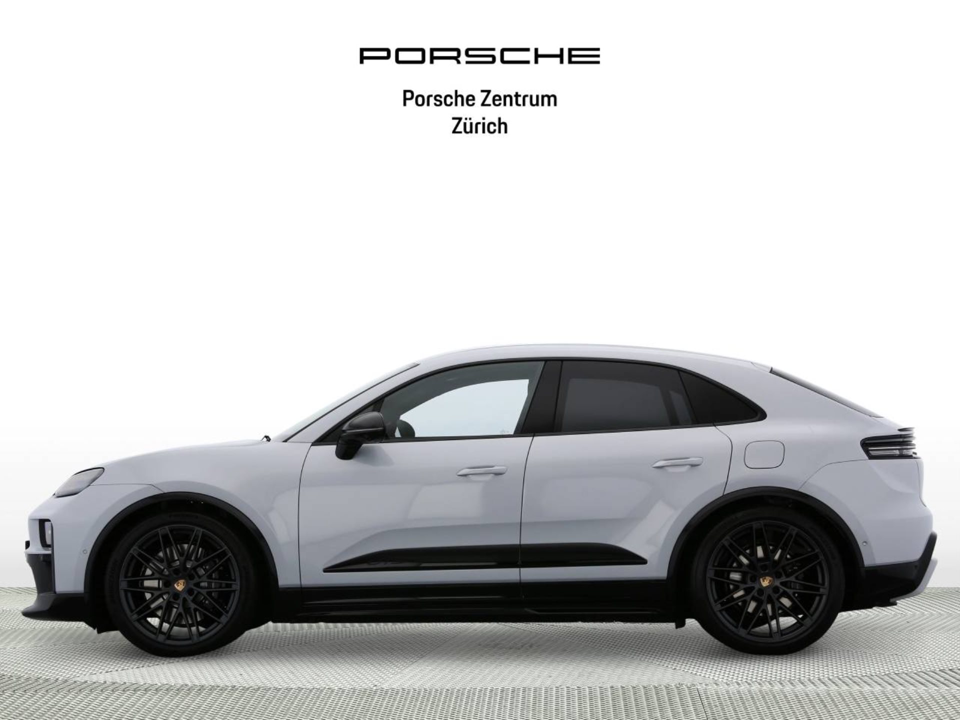 PORSCHE Macan GTS-showroom-element-1