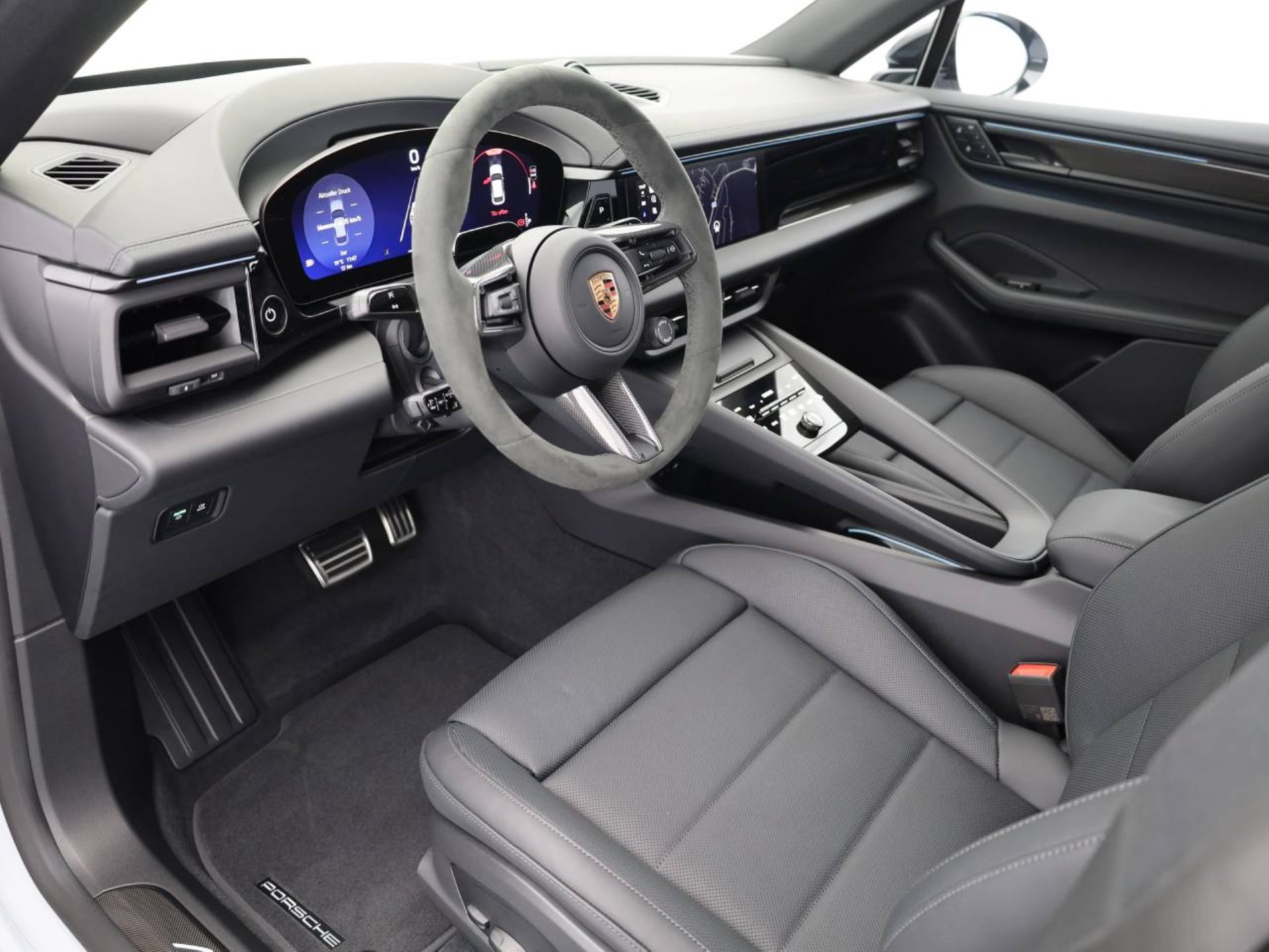 PORSCHE Macan GTS-showroom-element-3