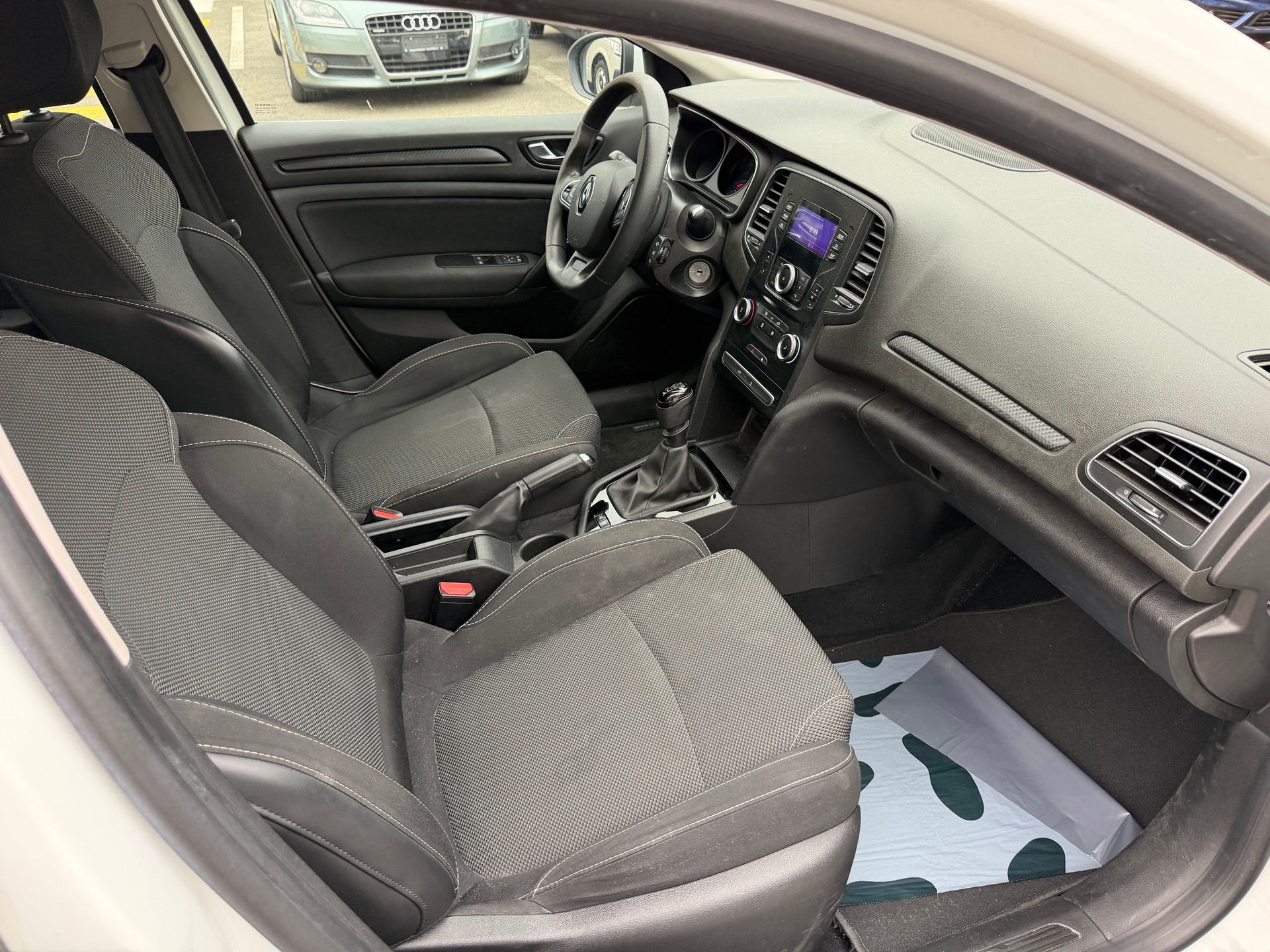 RENAULT Mégane Grandtour 1.3 16V Turbo Business-image-6