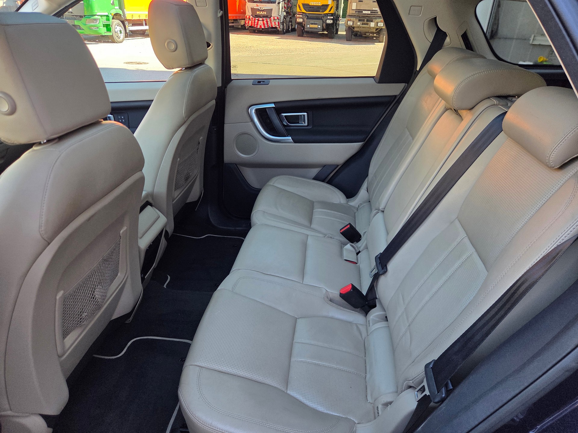 LAND ROVER Discovery Sport 2.0 TD4 HSE Luxury AT9 / 7 Plätzer / AHK-image-11