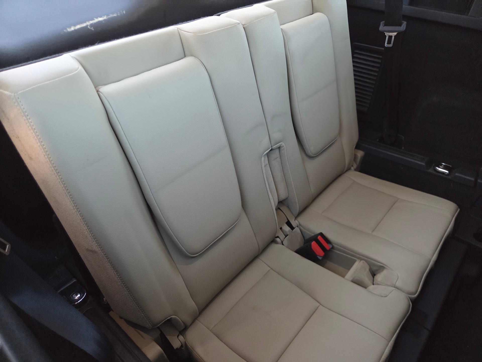LAND ROVER Discovery Sport 2.0 TD4 HSE Luxury AT9 / 7 Plätzer / AHK-image-12
