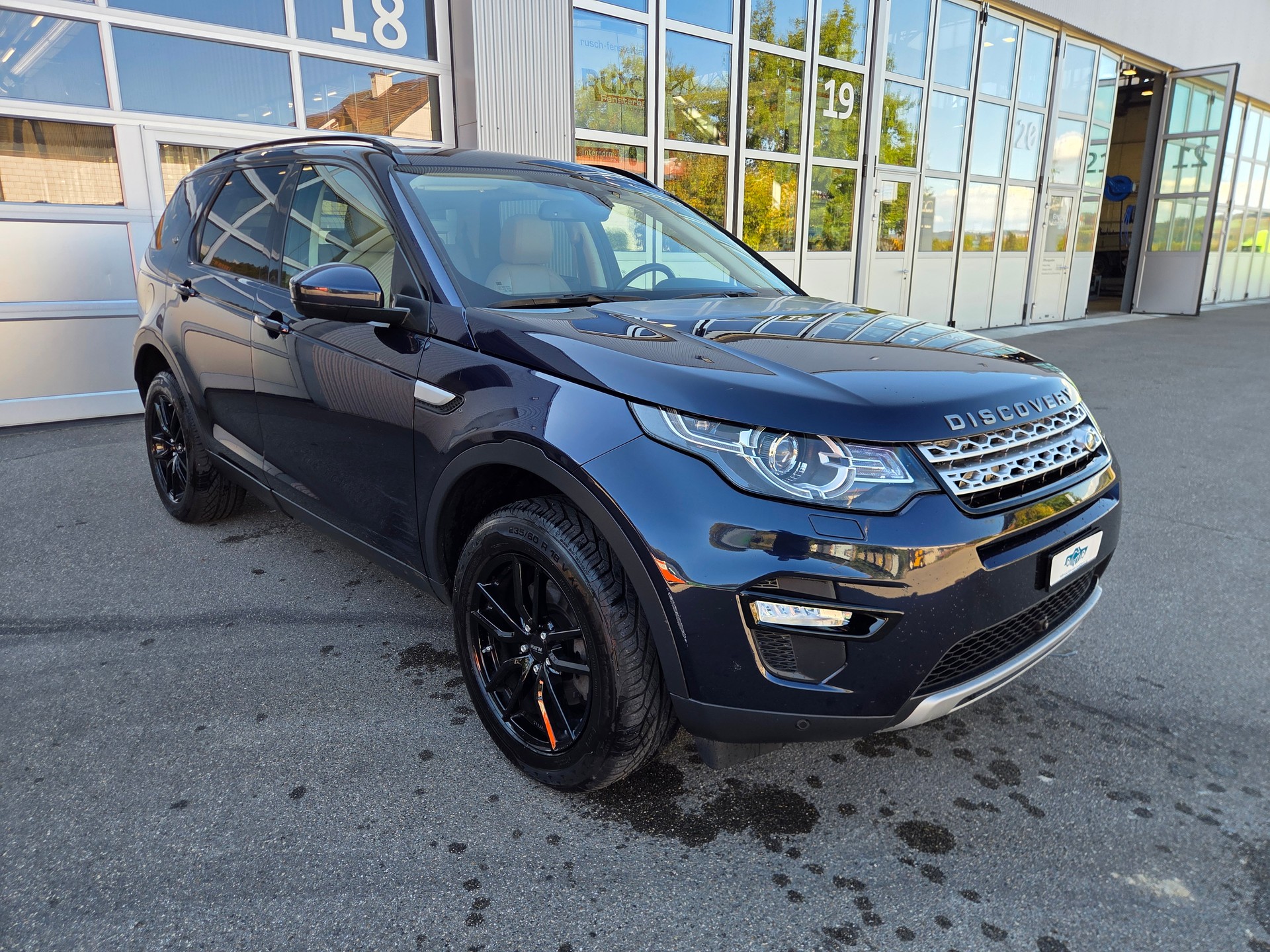 LAND ROVER Discovery Sport 2.0 TD4 HSE Luxury AT9 / 7 Plätzer / AHK-image-1