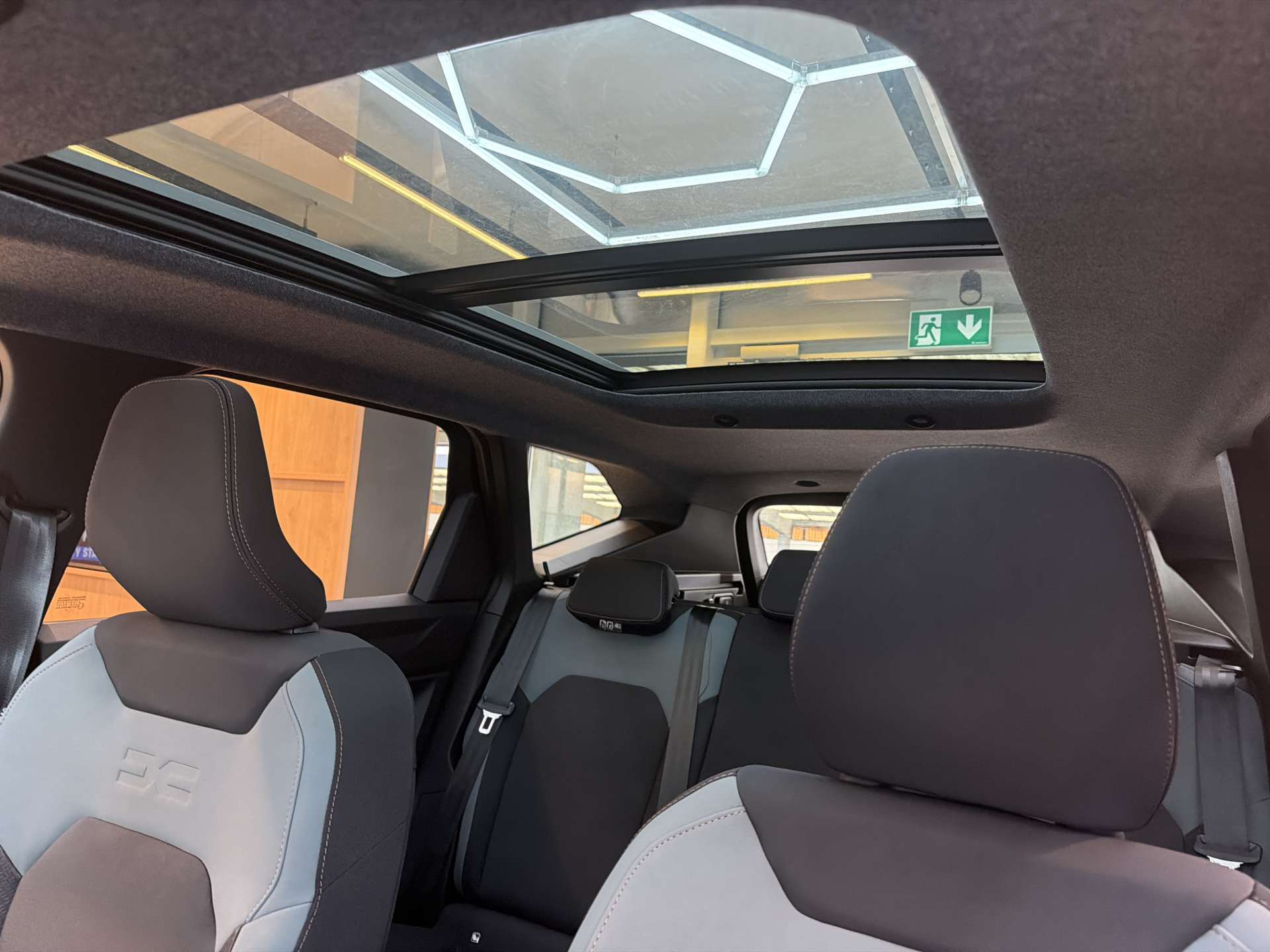 DACIA Bigster HEV 155 Extreme Automat-image-14