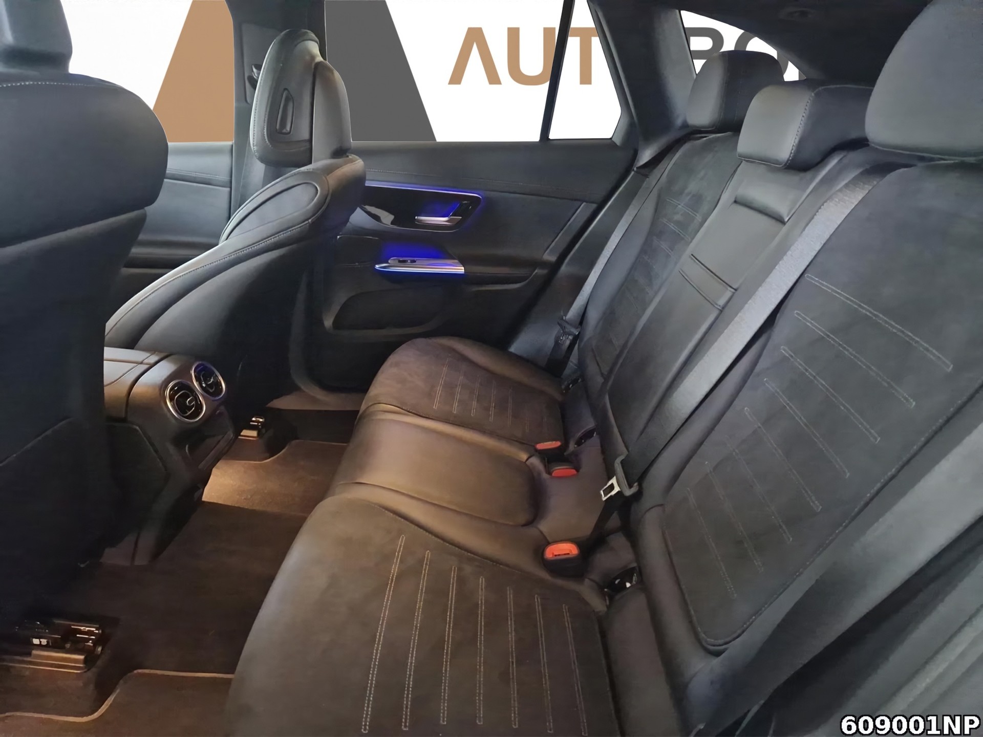 MERCEDES-BENZ GLC 300 e 4MATIC AMG Line AHK DISTRONIC Memory-image-7
