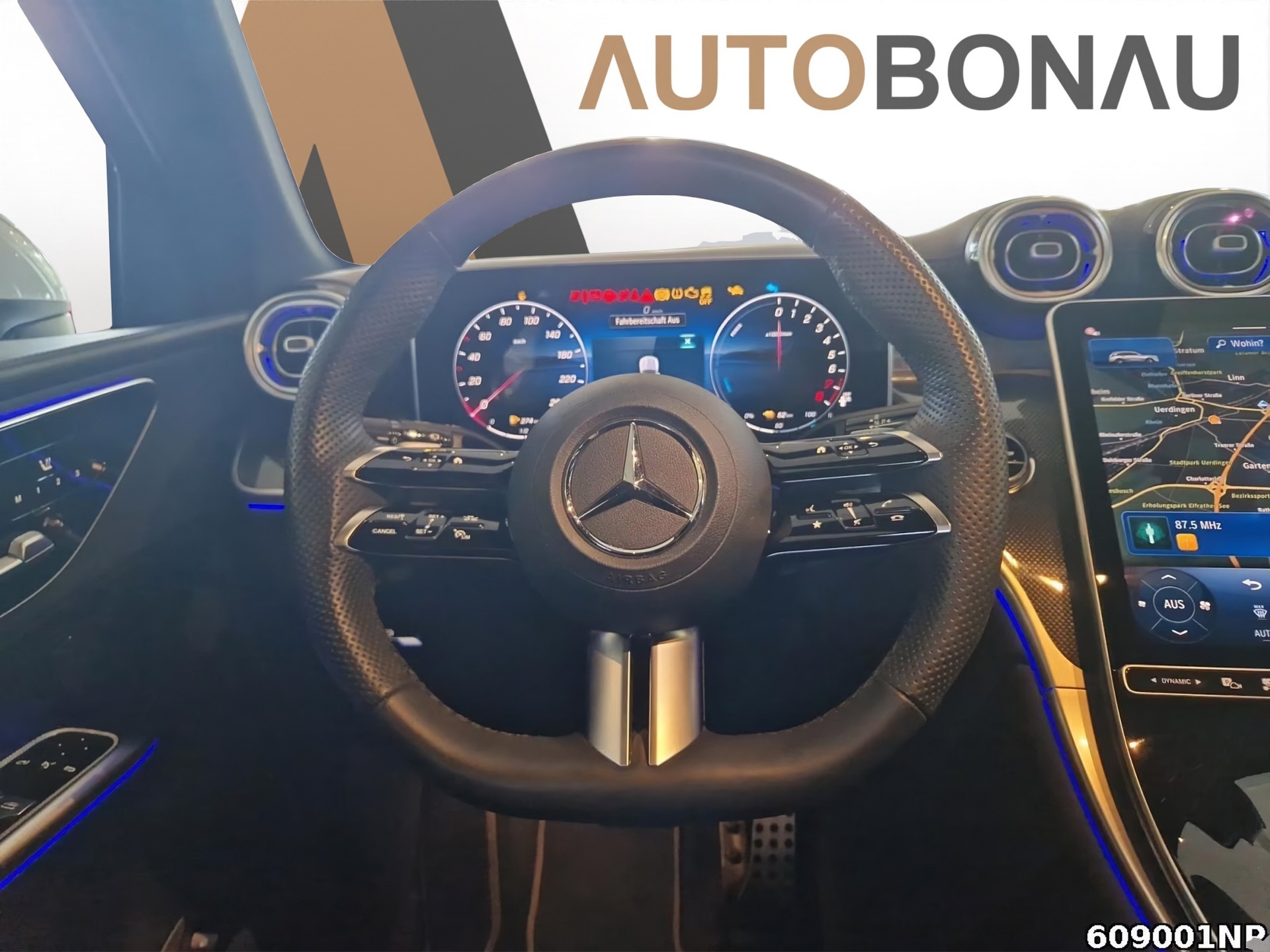MERCEDES-BENZ GLC 300 e 4MATIC AMG Line AHK DISTRONIC Memory-image-8