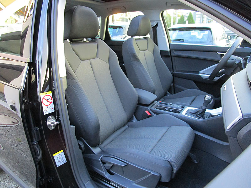 AUDI Q3 35 TFSI Attraction S tronic-image-14