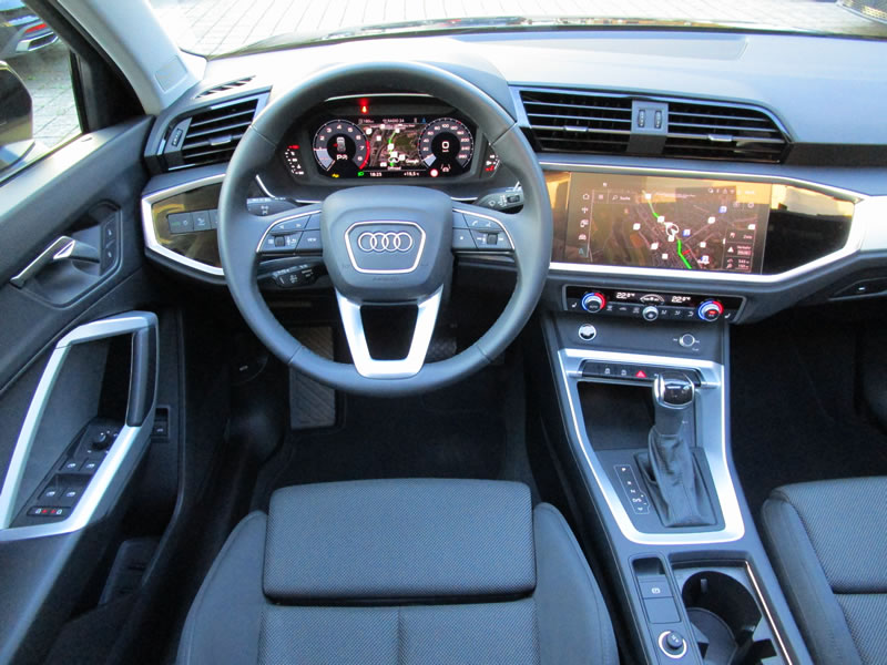 AUDI Q3 35 TFSI Attraction S tronic-image-5