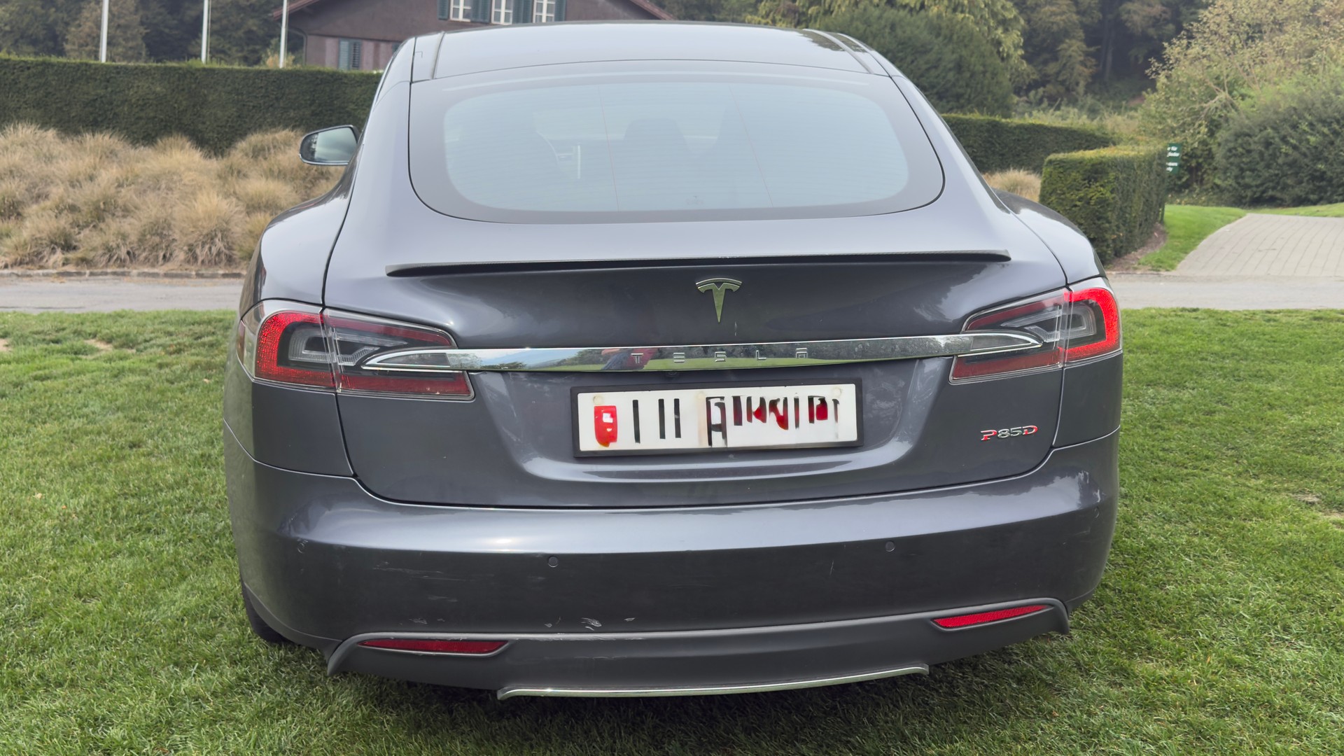 TESLA 85 Performance D - Free Charging @ Tesla Super-Charger-image-4