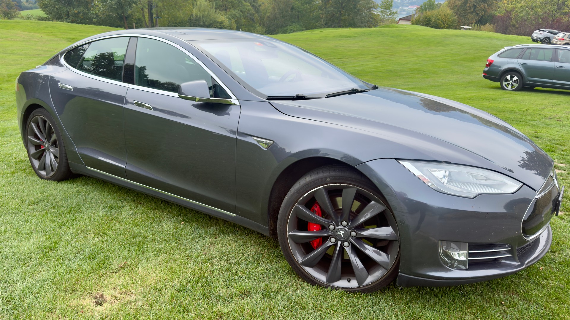 TESLA 85 Performance D - Free Charging @ Tesla Super-Charger-image-3