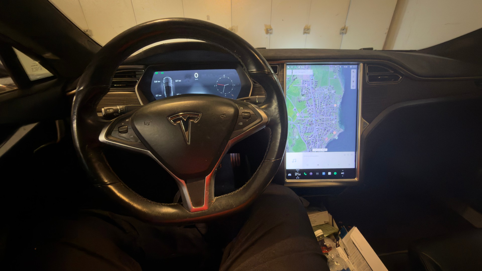 TESLA 85 Performance D - Free Charging @ Tesla Super-Charger-image-5