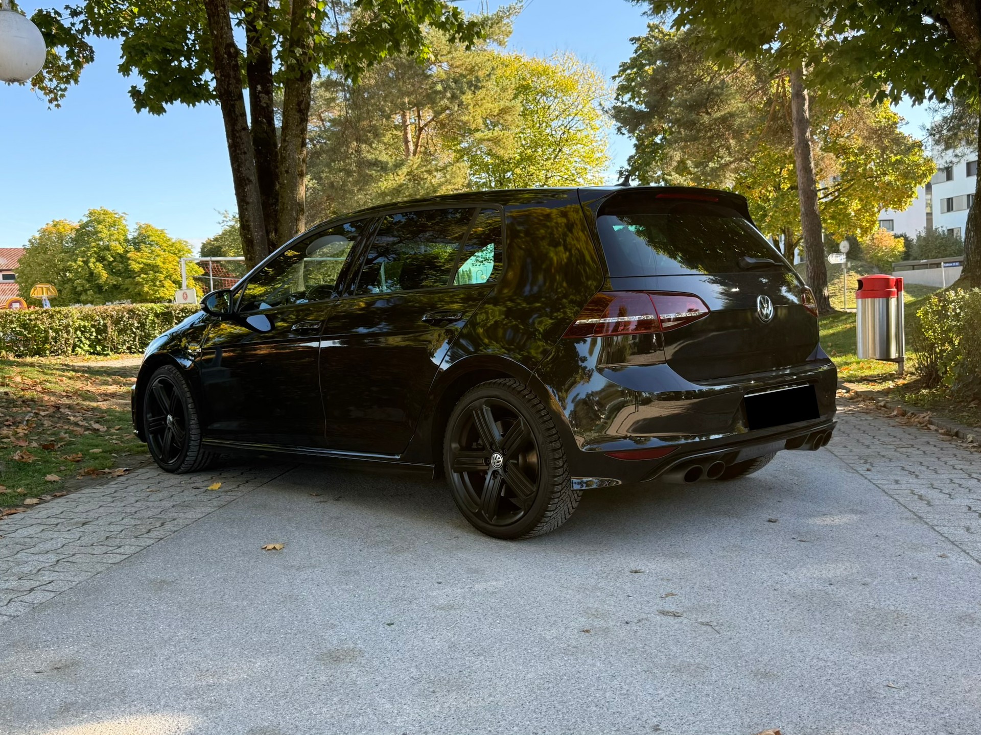 VW Golf 2.0 TSI R 4Motion DSG-image-4