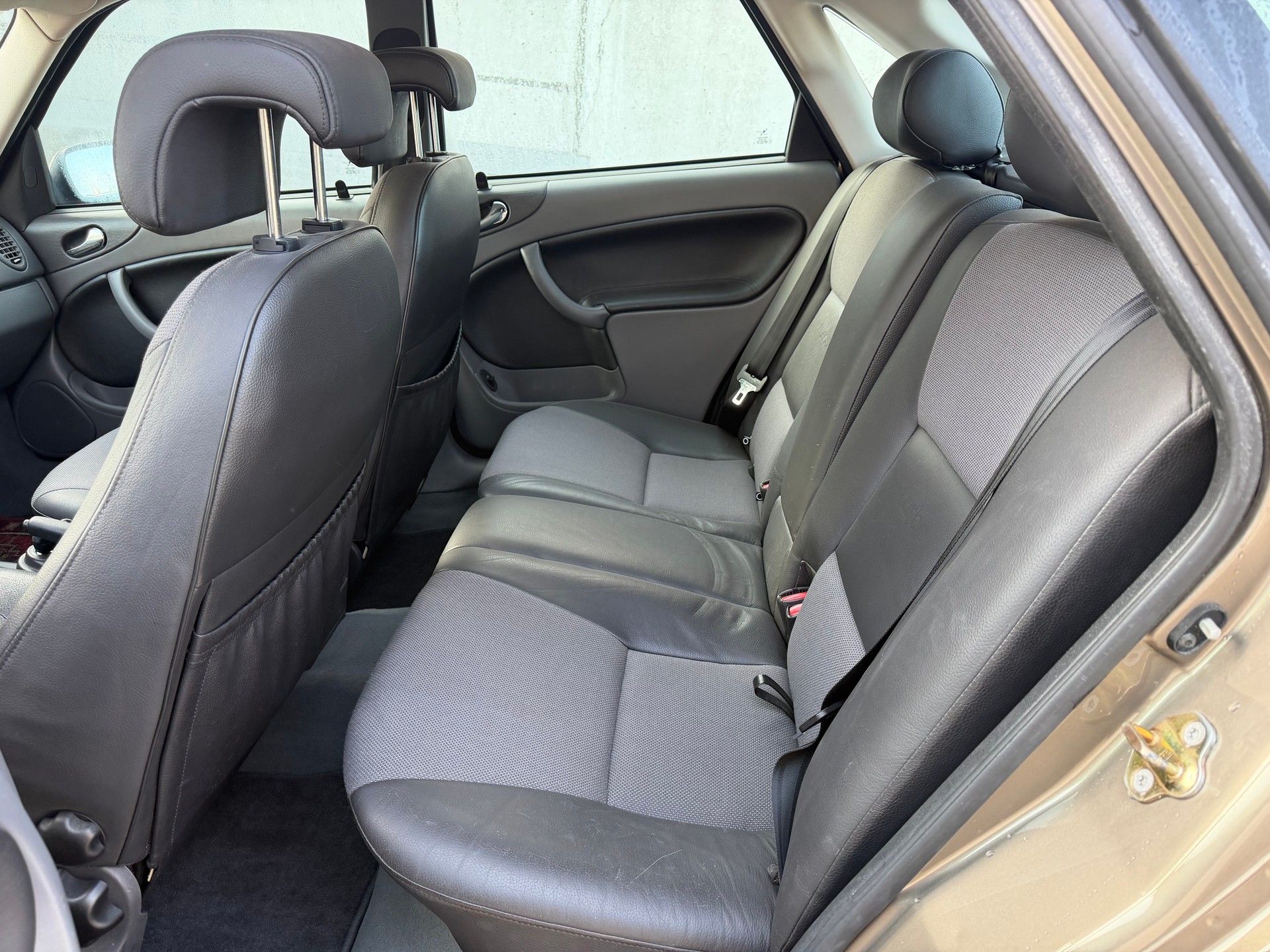 SAAB 9-3 2.0i-16 LPT SE-image-8