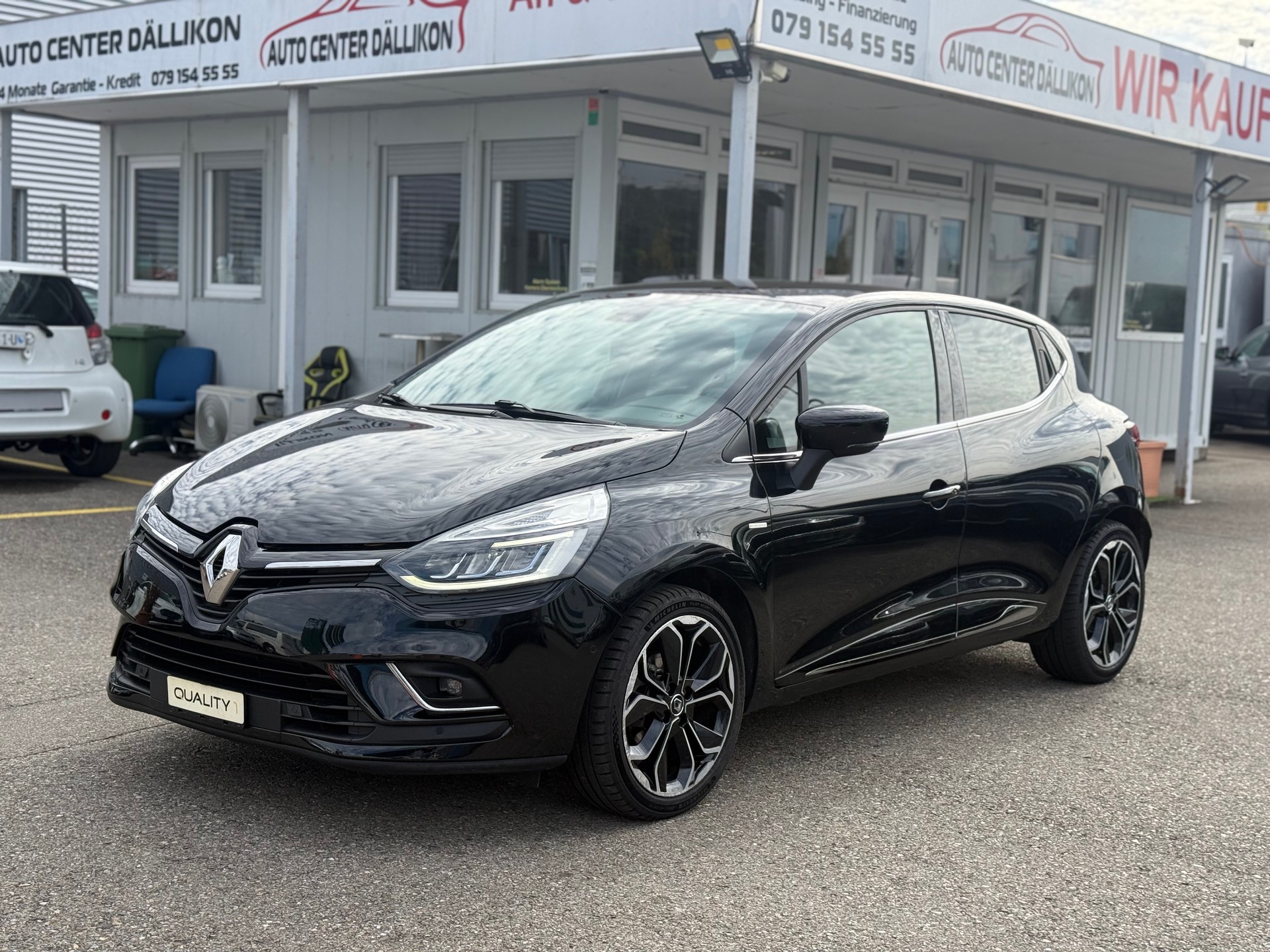 RENAULT Clio 1.2 16V T Swiss Edition-image-11
