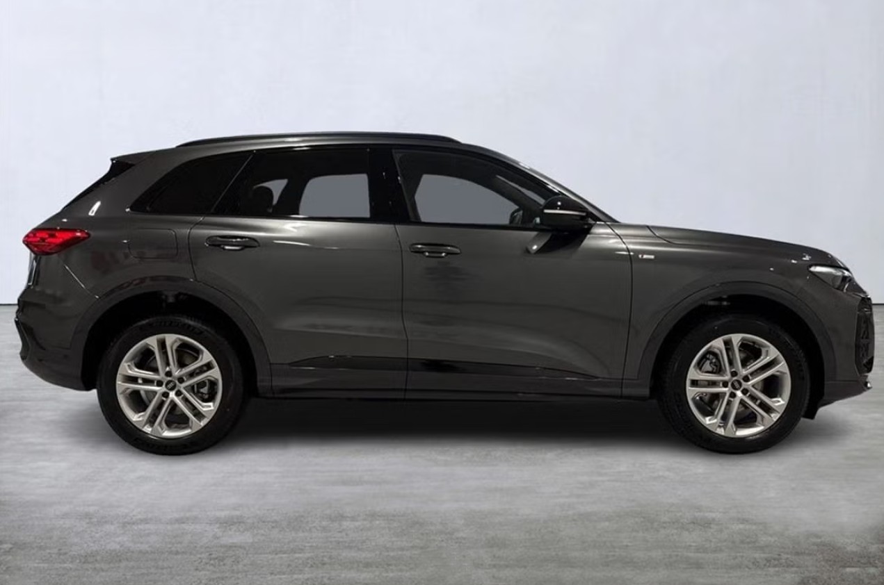 AUDI Q5 TDI quattro S-tronic-image-1