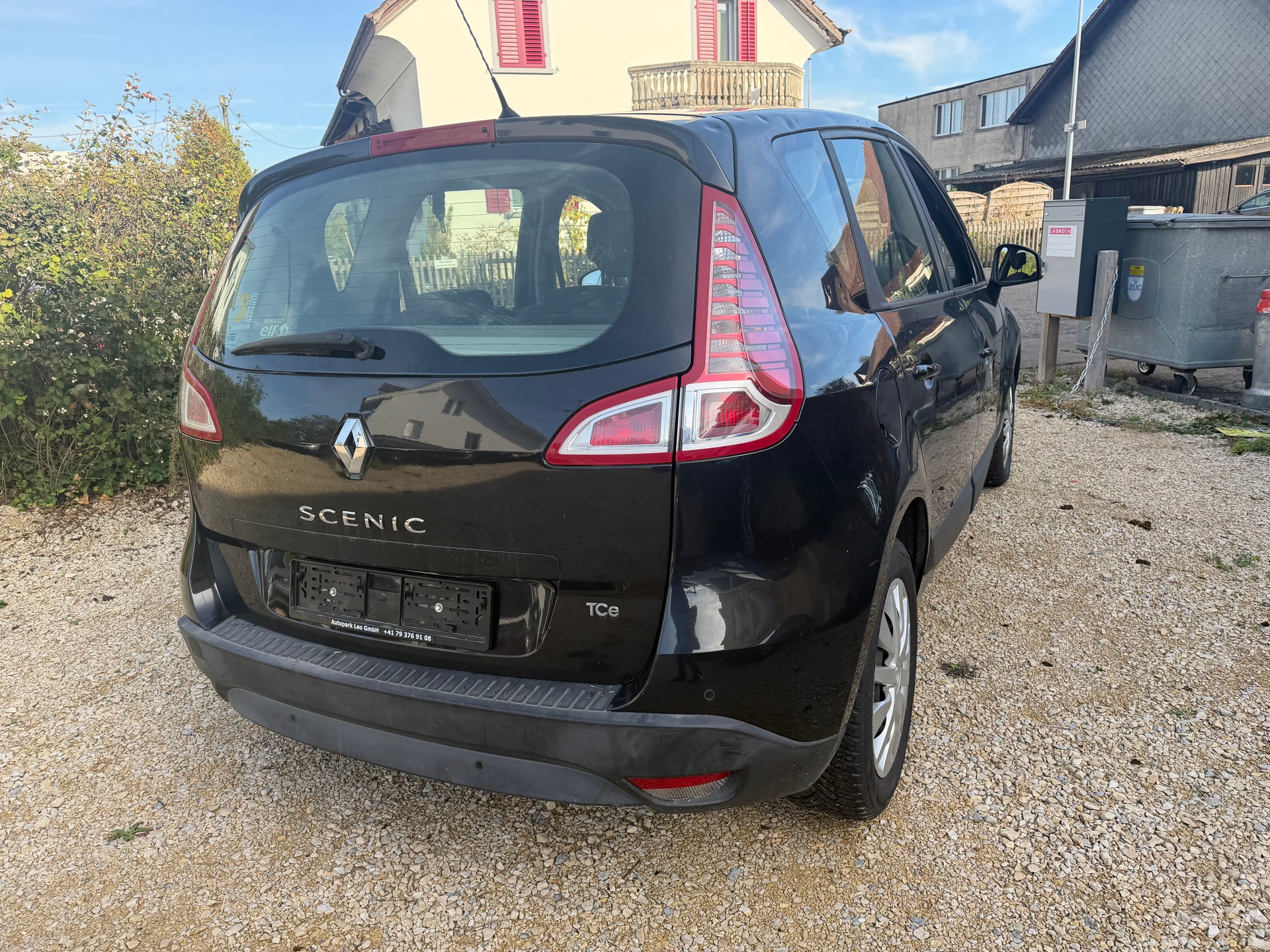 RENAULT Scénic 1.4 16V Turbo Privilège-image-4