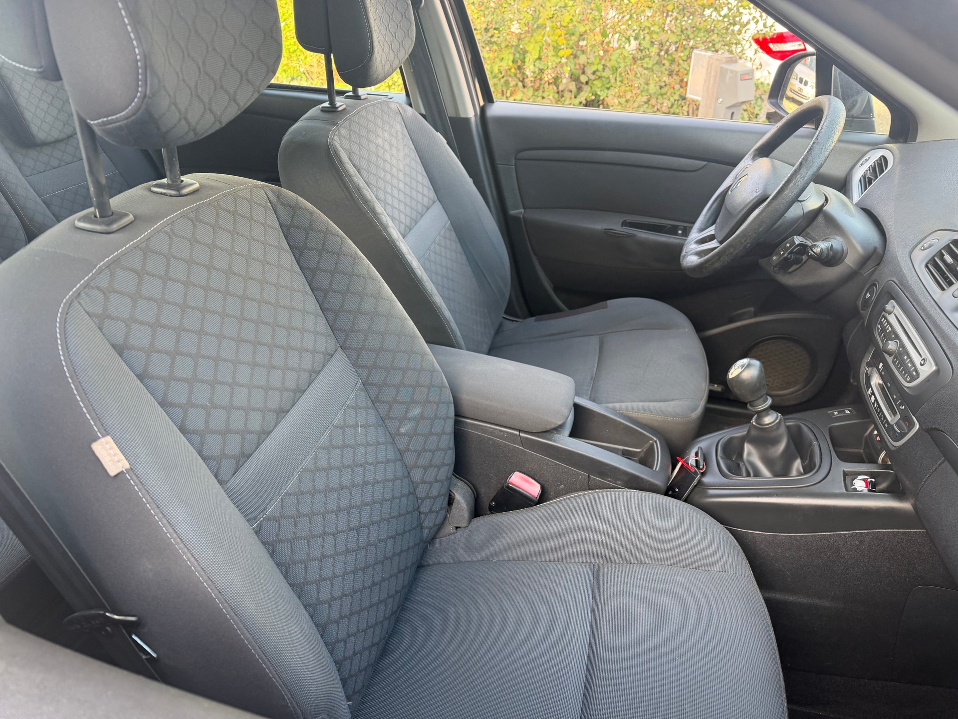 RENAULT Scénic 1.4 16V Turbo Privilège-image-7