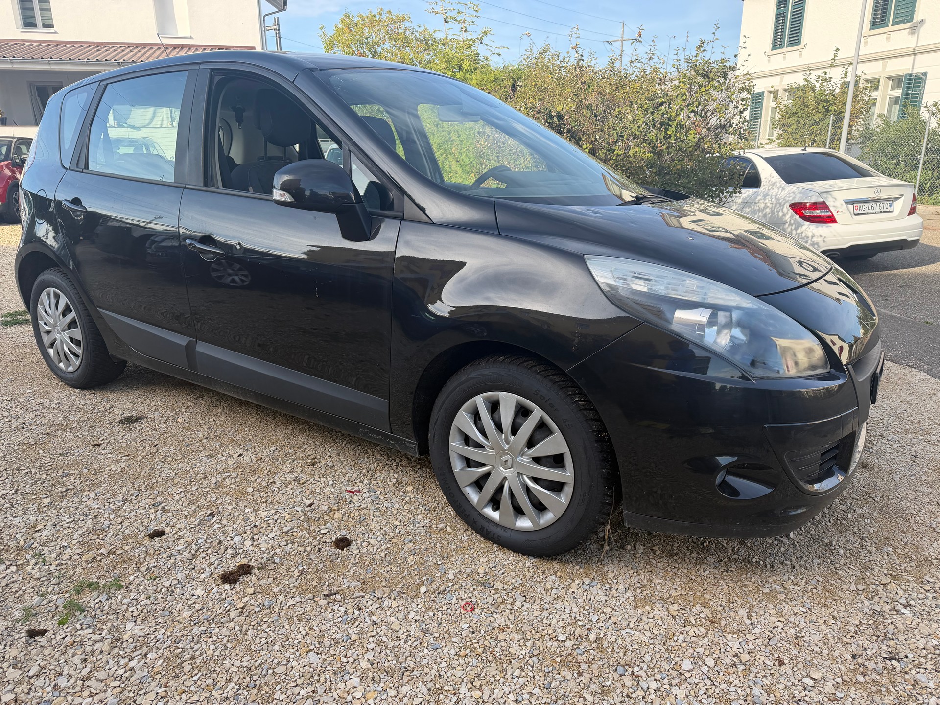 RENAULT Scénic 1.4 16V Turbo Privilège-image-2