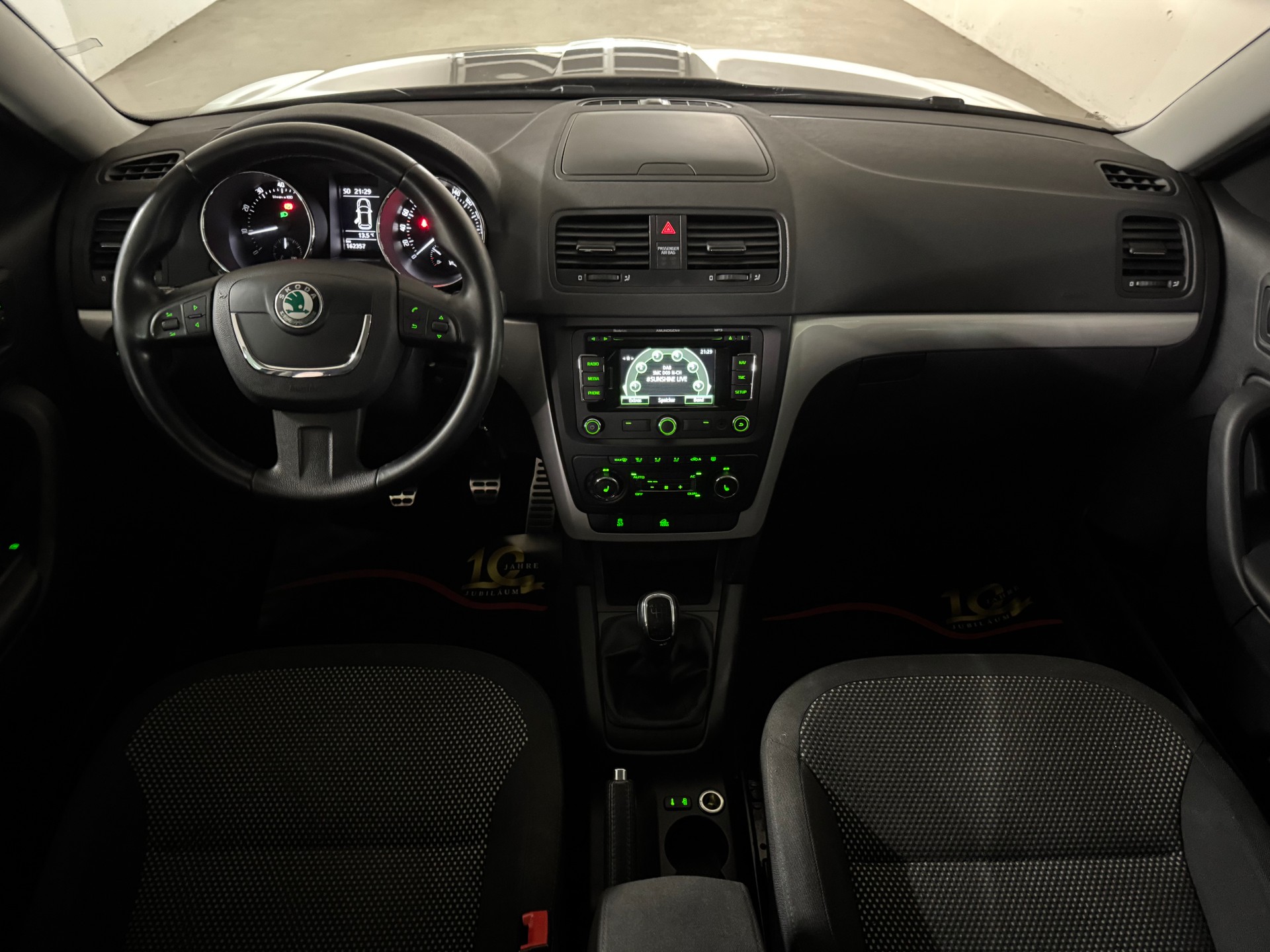 SKODA Yeti 1.8 TSI AllDrive 4x4, 1-Hand, Navi, DAB-image-10