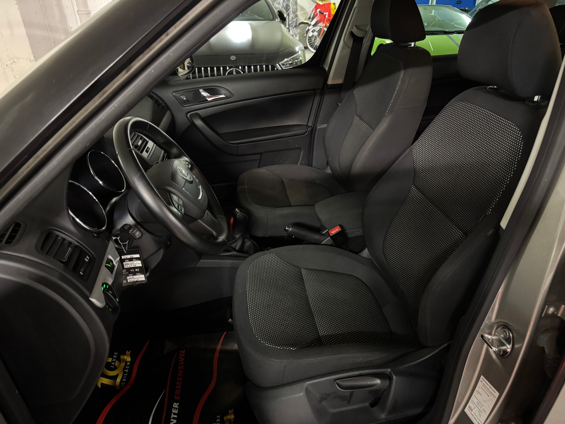 SKODA Yeti 1.8 TSI AllDrive 4x4, 1-Hand, Navi, DAB-image-9