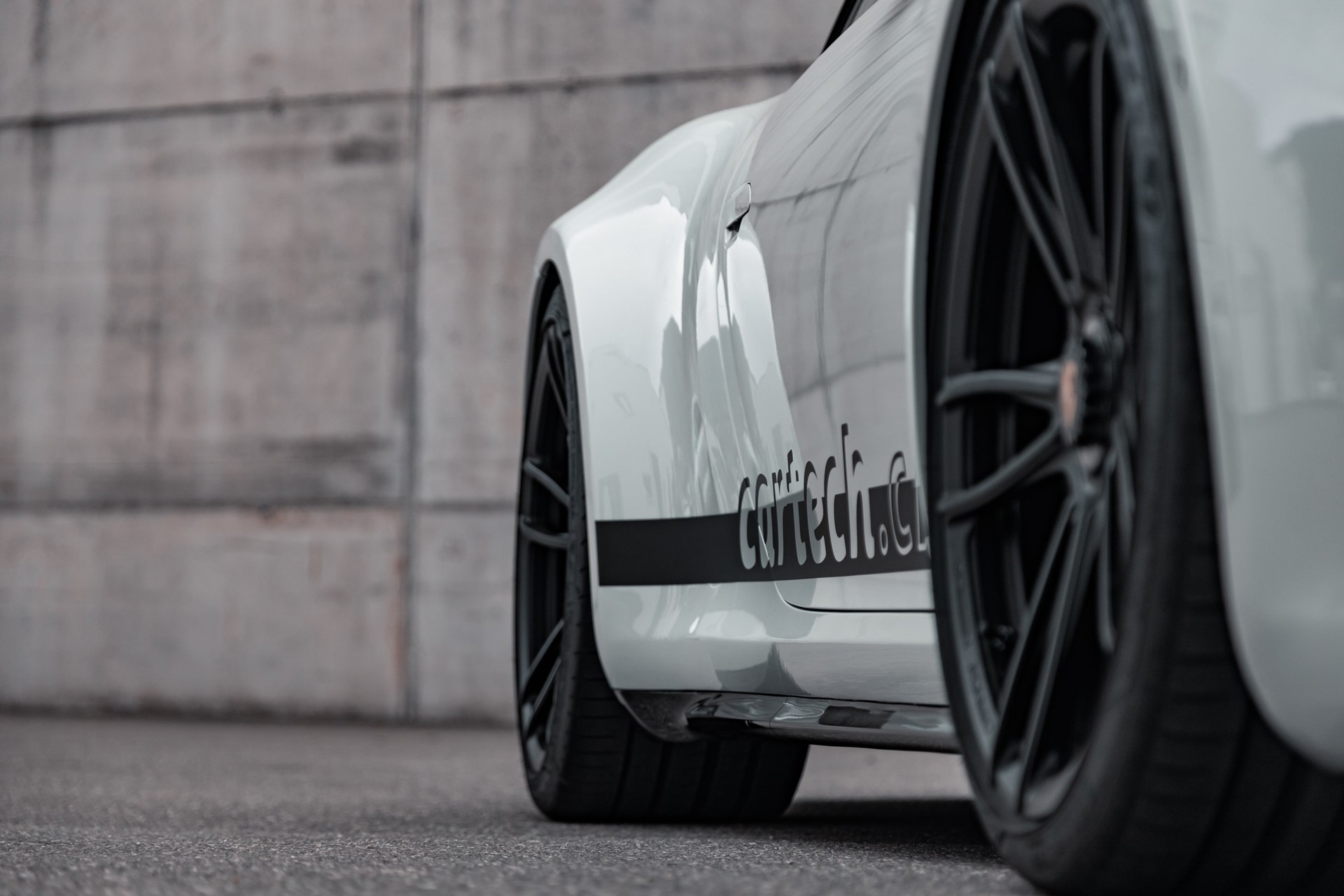 PORSCHE 911 Carrera 4 GTS Widebody PDK-showroom-element-2
