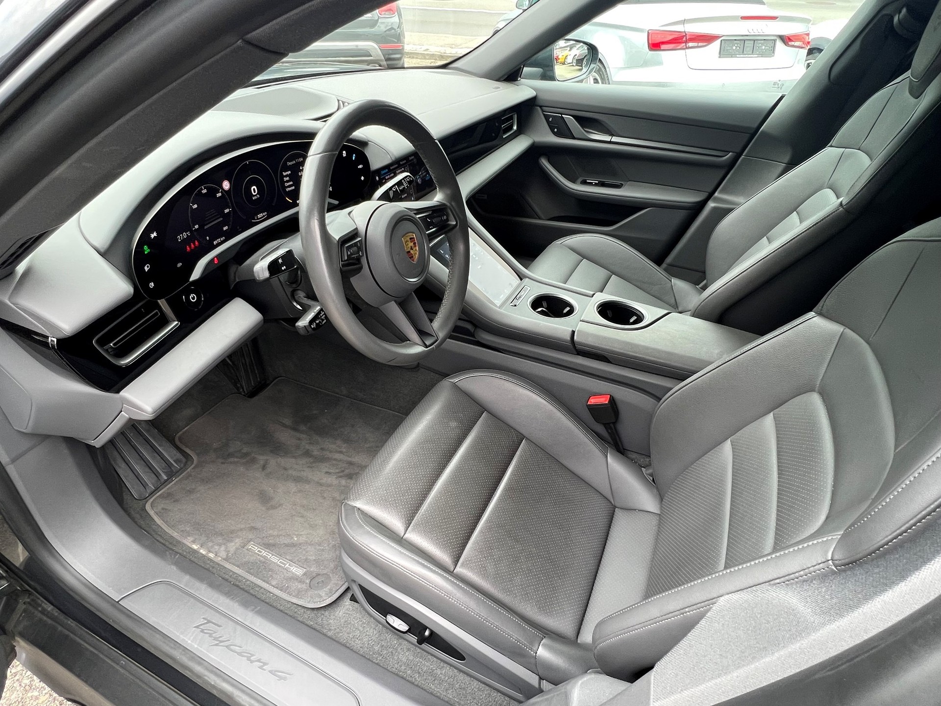 PORSCHE Taycan 4 Cross Turismo-image-6