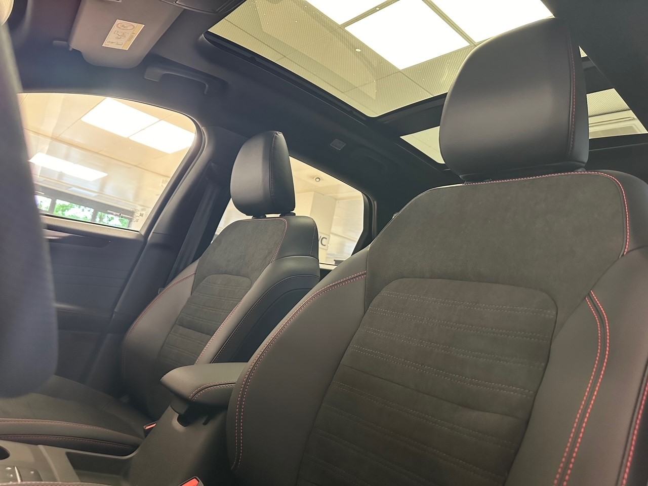 FORD Kuga 2.5 Plug-in Hybrid ST-Line X-image-6