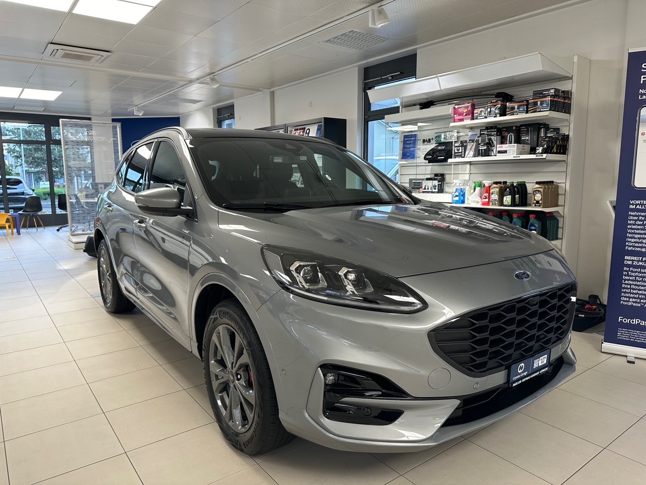 FORD Kuga 2.5 Plug-in Hybrid ST-Line X-image-2