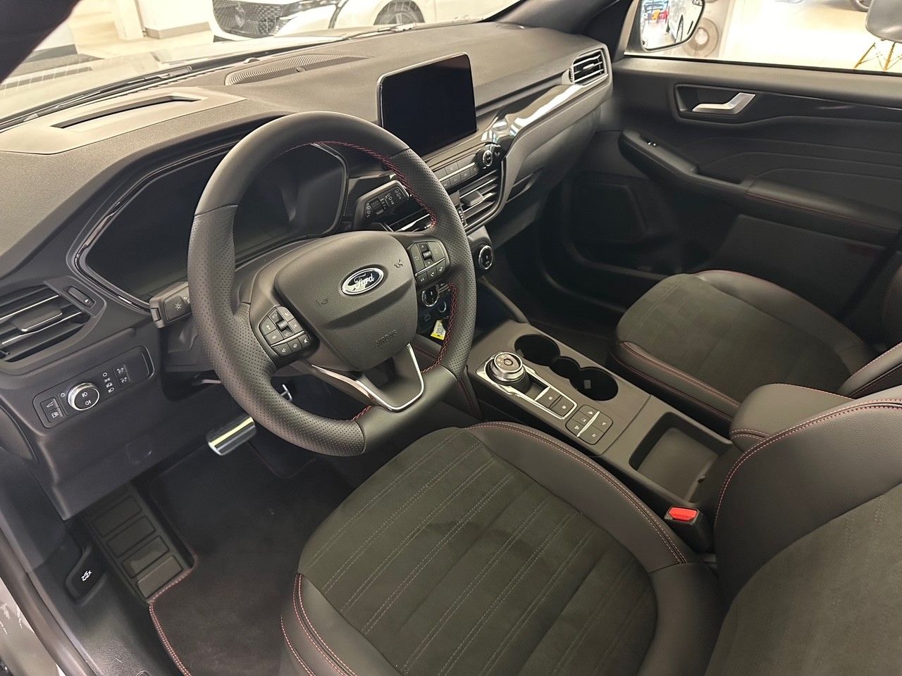 FORD Kuga 2.5 Plug-in Hybrid ST-Line X-image-7