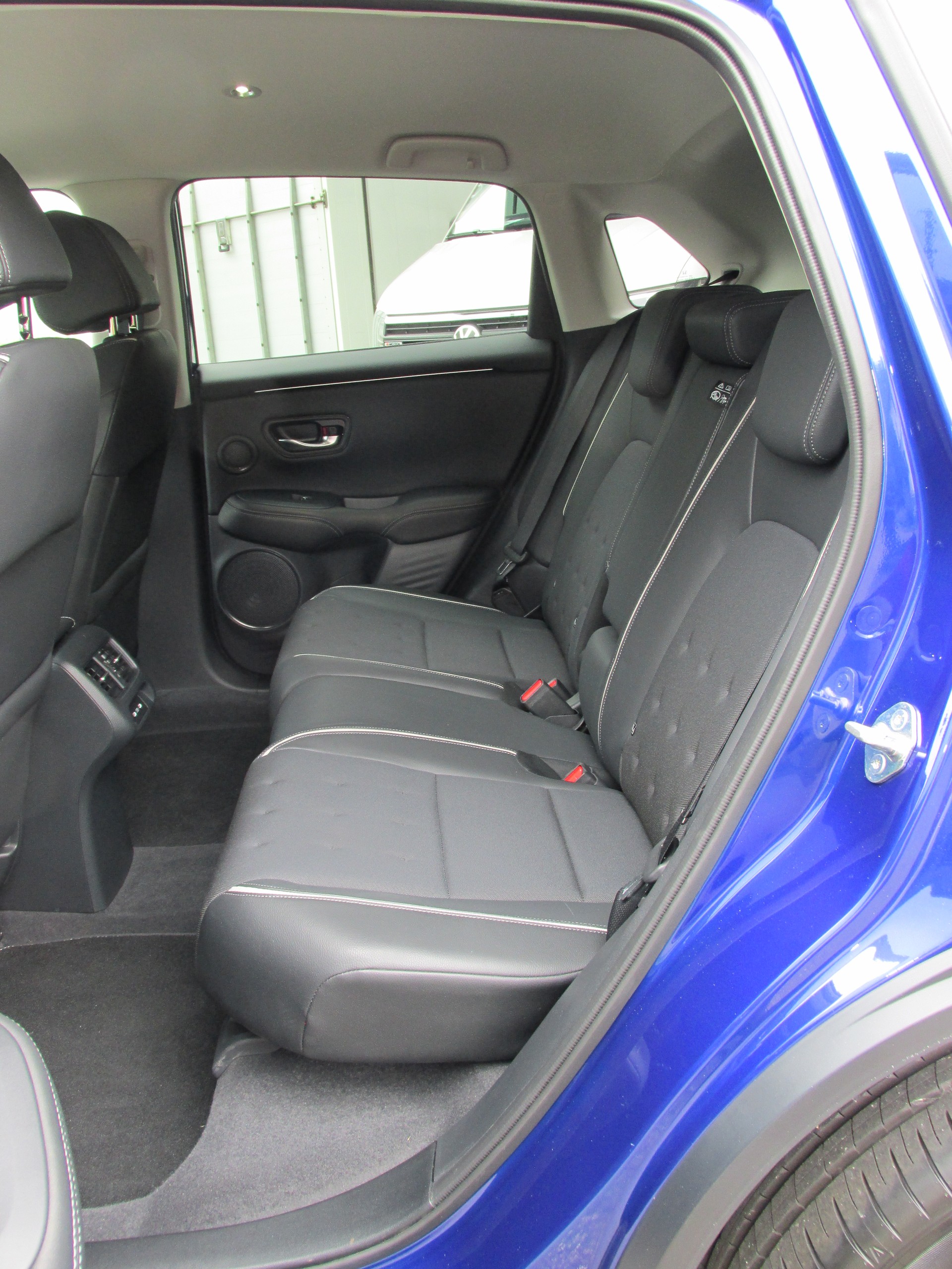 HONDA ZR-V 2.0i MMD Hybrid Sport Automatic-image-10