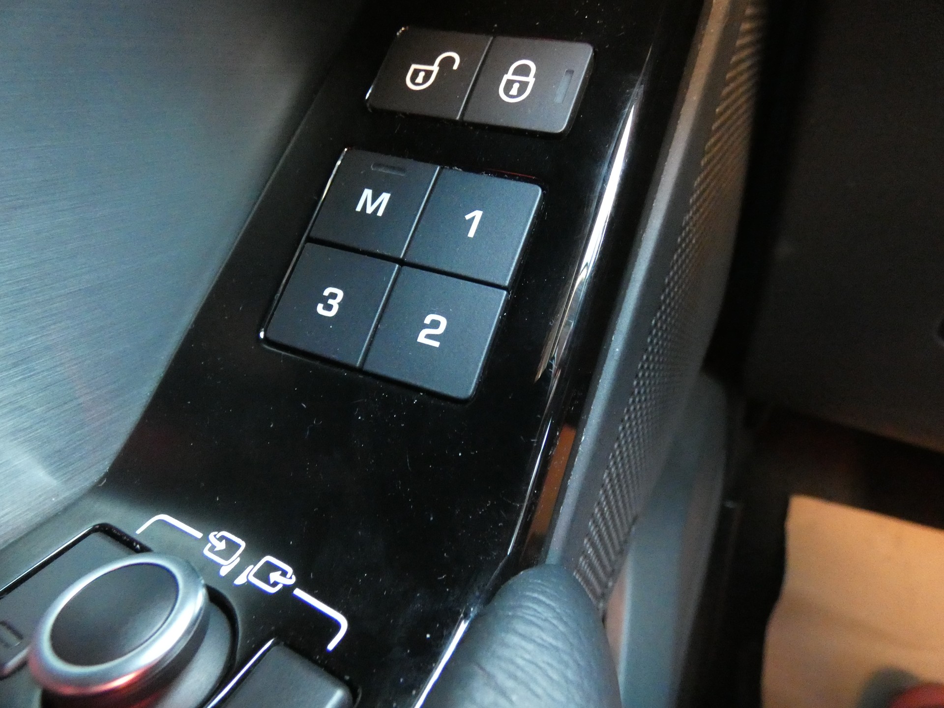 LAND ROVER Range Rover Velar R-Dynamic P 250 HSE Automatic-image-9