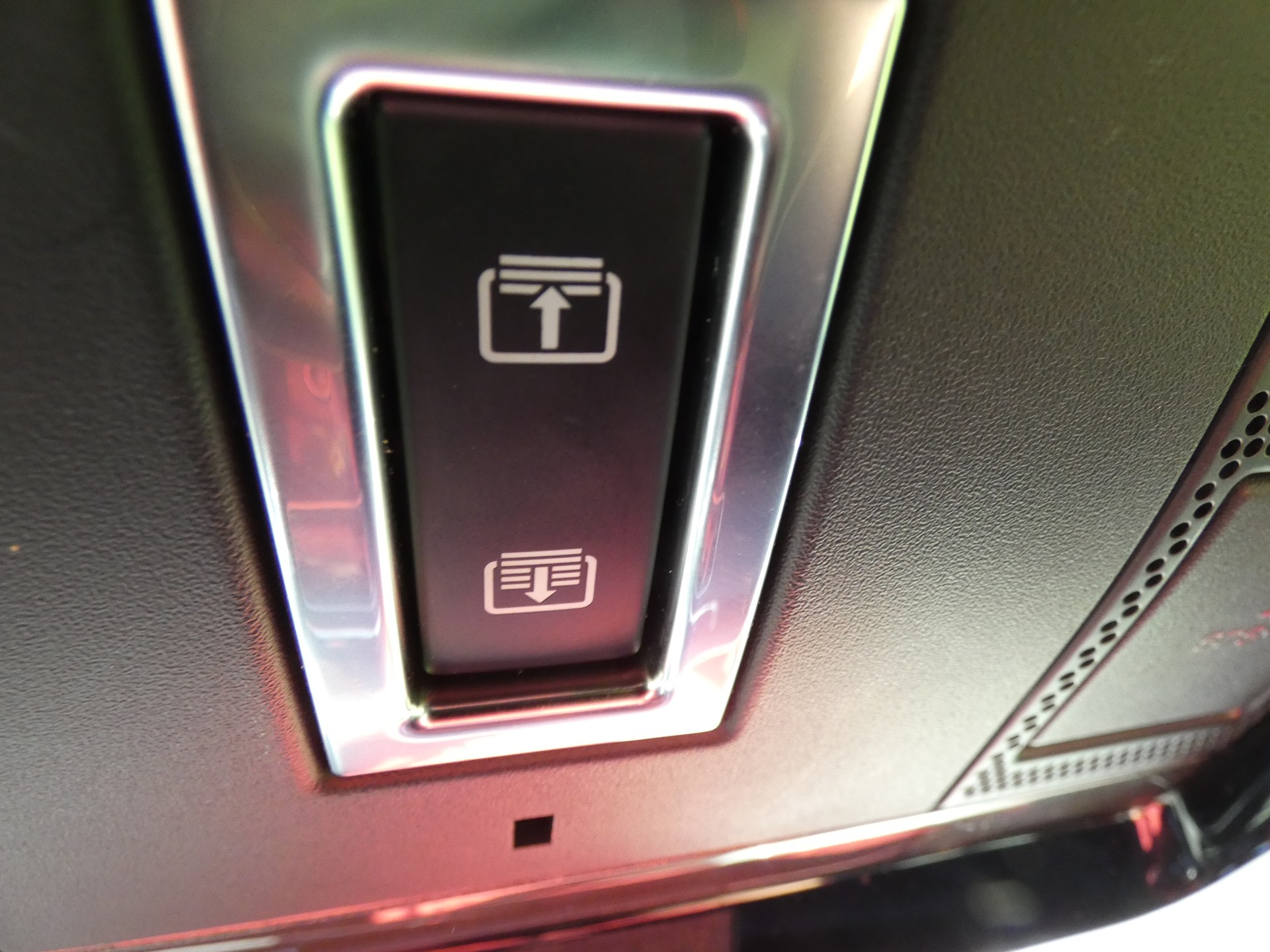 LAND ROVER Range Rover Velar R-Dynamic P 250 HSE Automatic-image-12