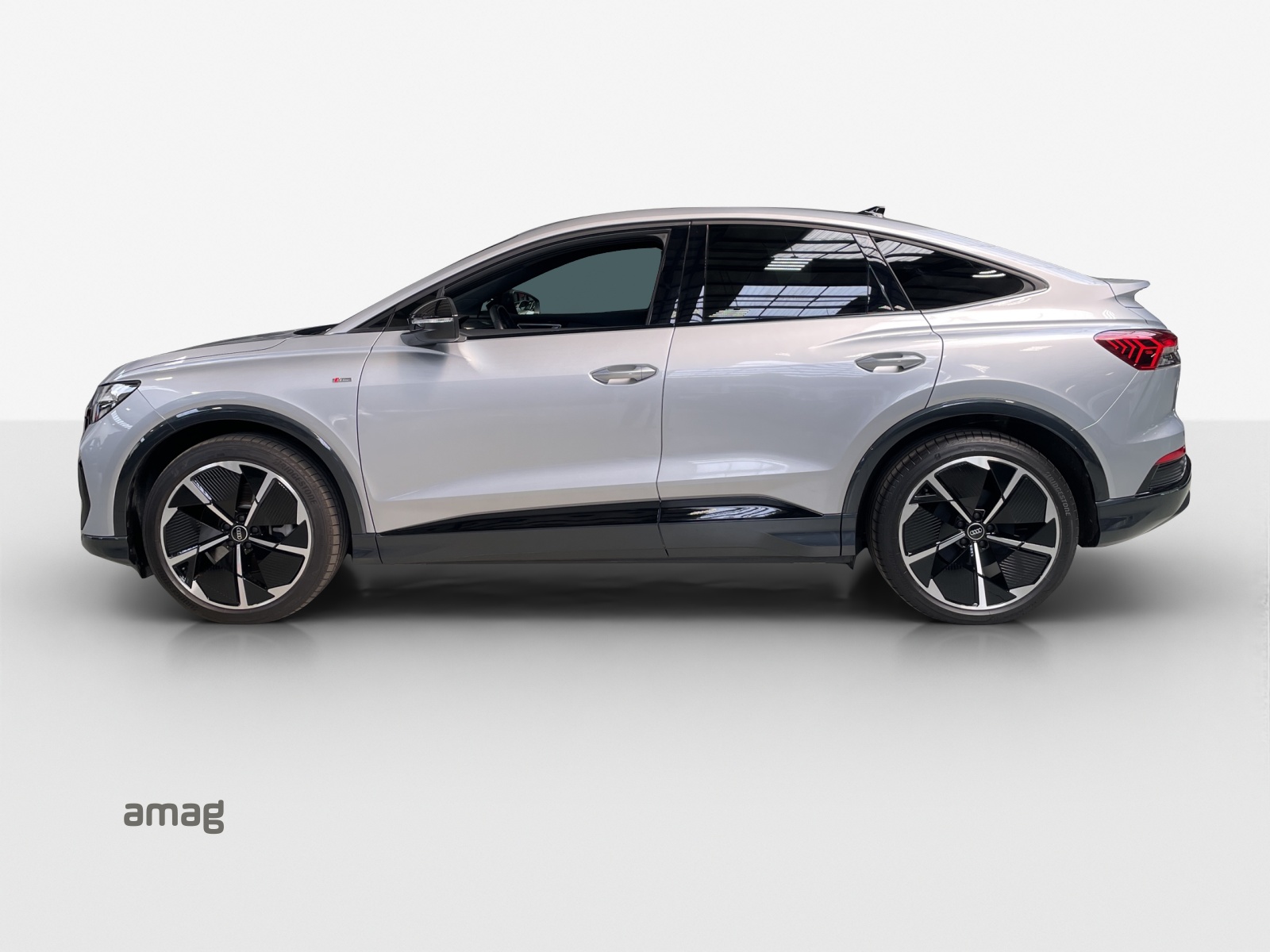 AUDI Q4 Sportback e-tron 50 quattro-image-2