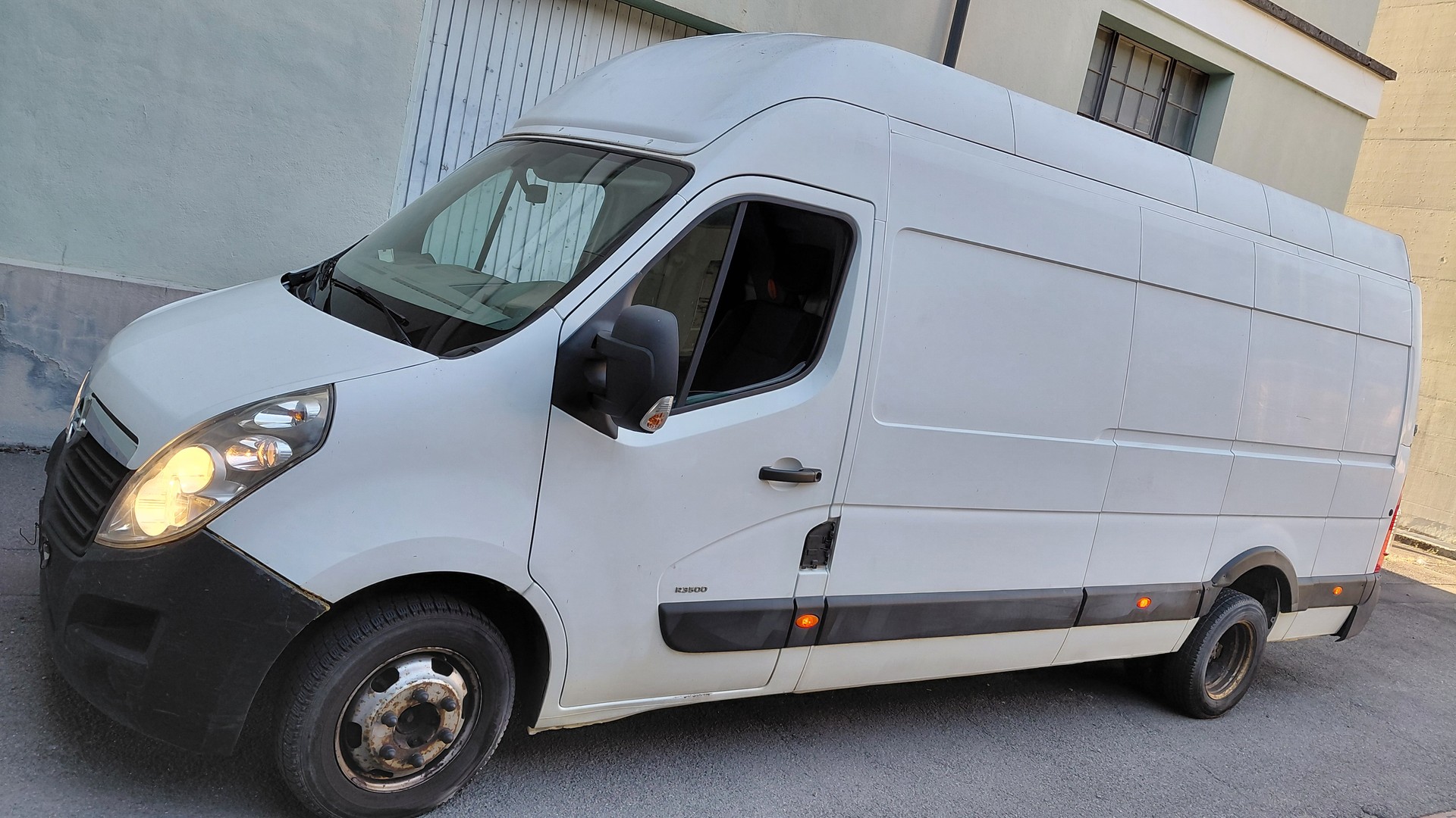RENAULT 2.3dCi L3H3-image-10