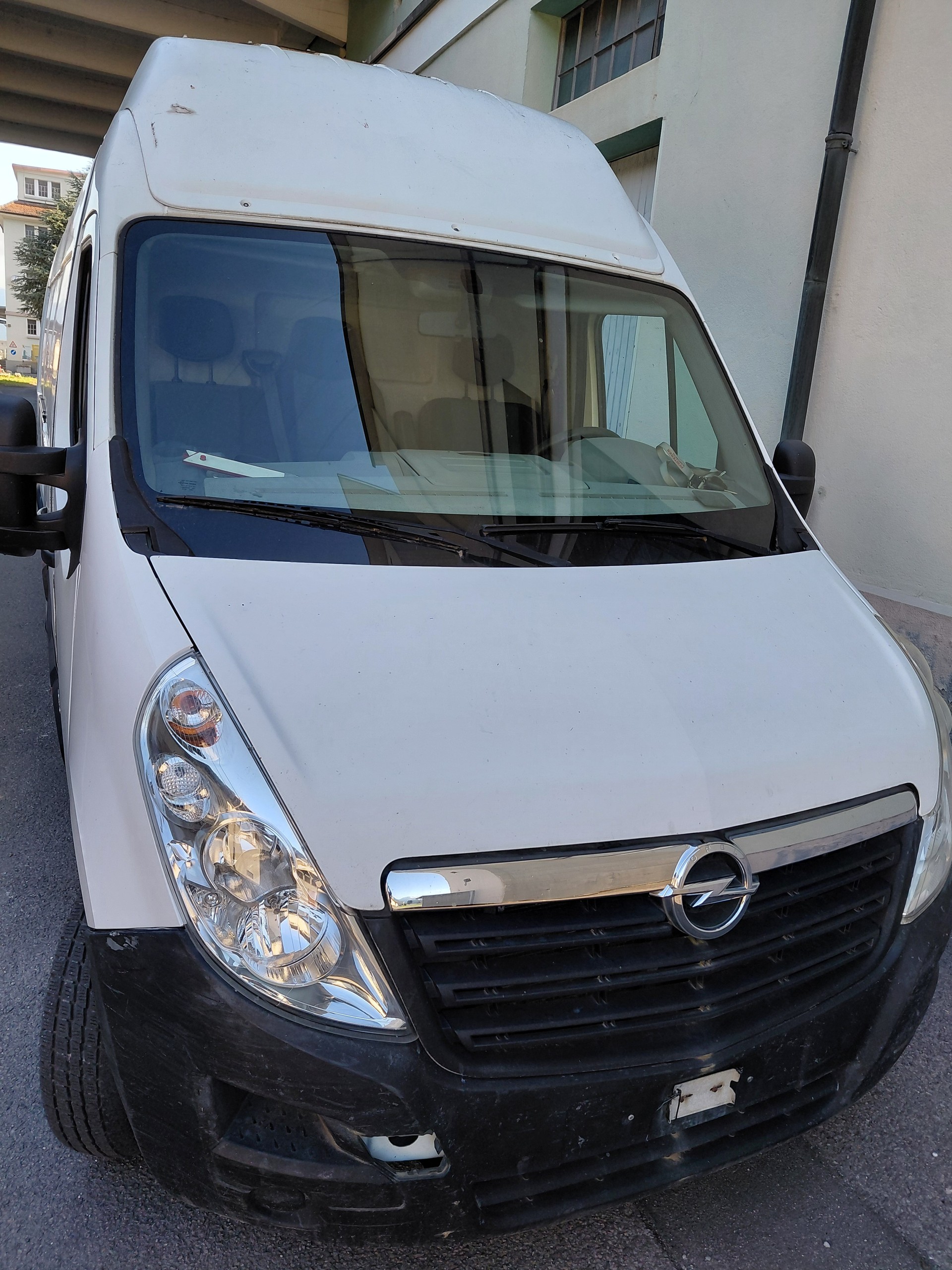 RENAULT 2.3dCi L3H3-image-1